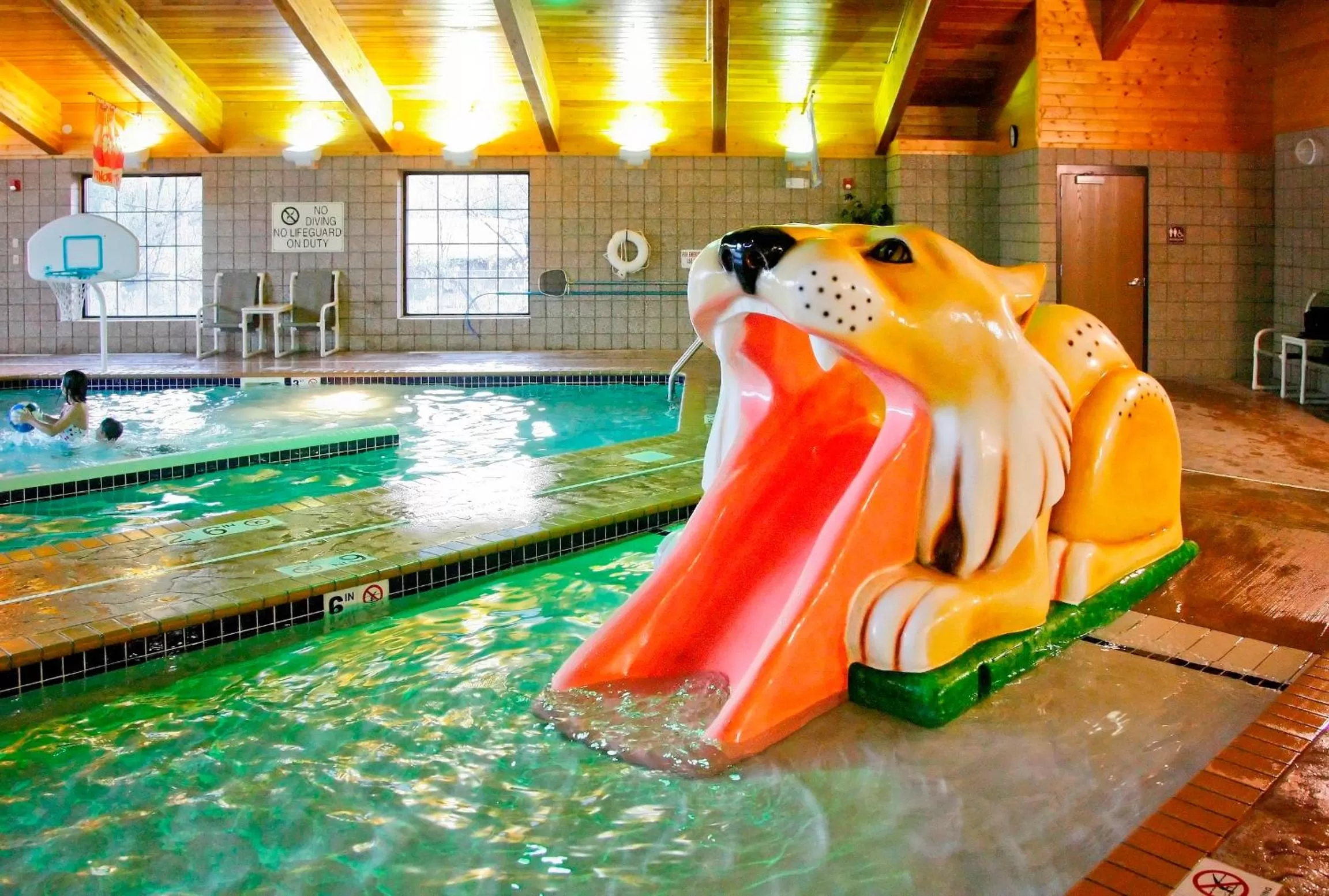 Swimming pool in Hotel Glenwood Springs