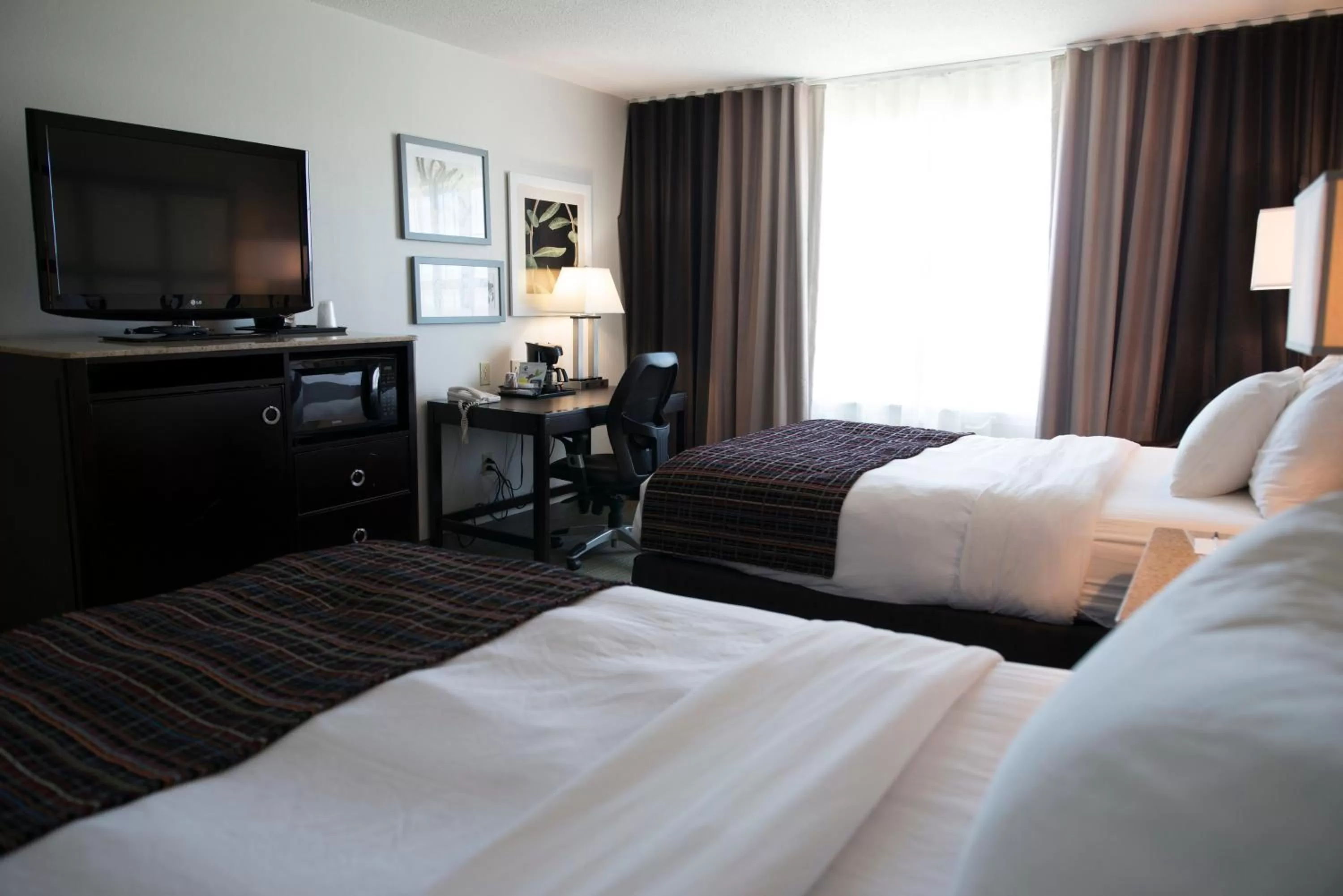 Bed in Country Inn & Suites by Radisson, Effingham, IL