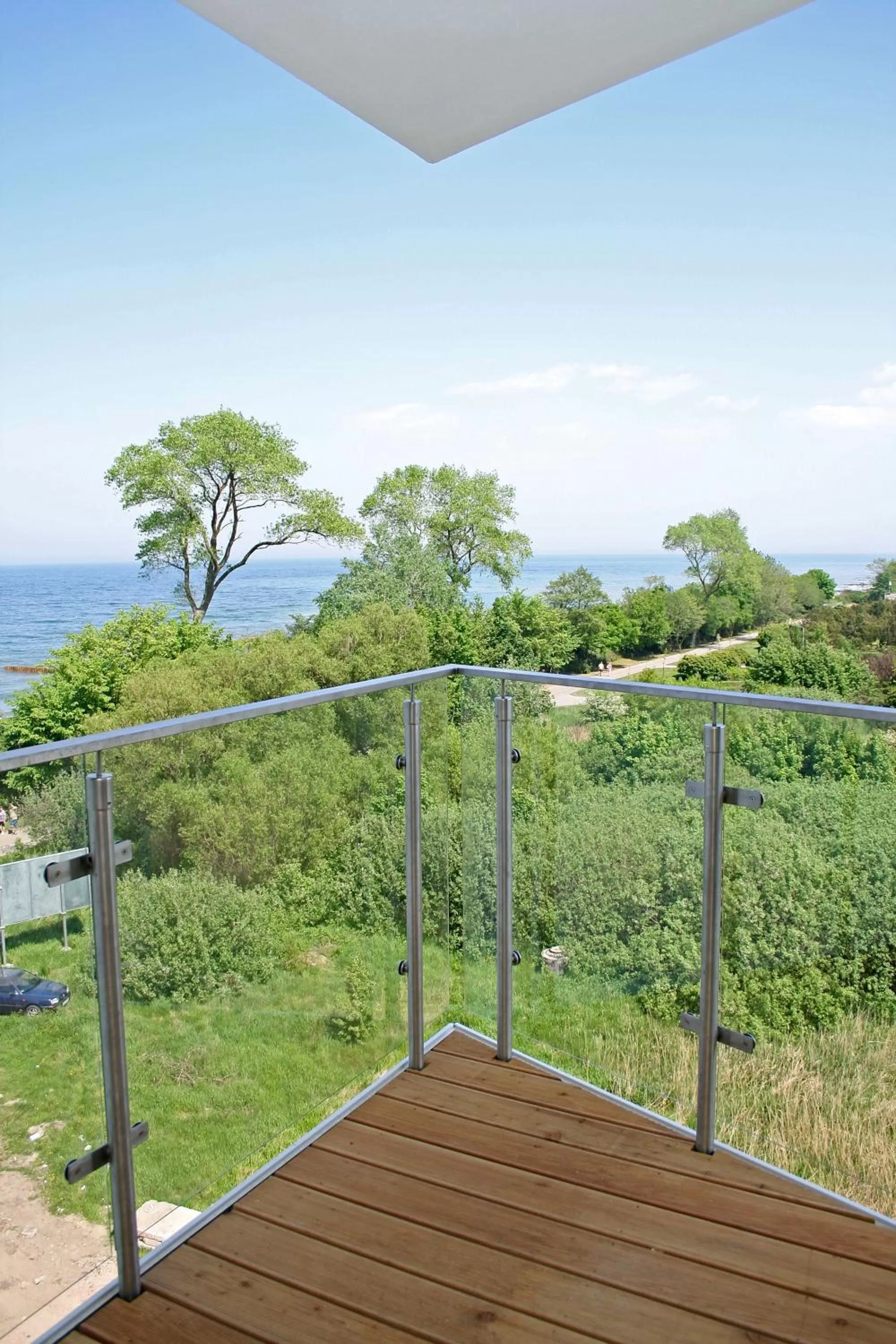 Sea view in Ultra Marine by Zdrojowa