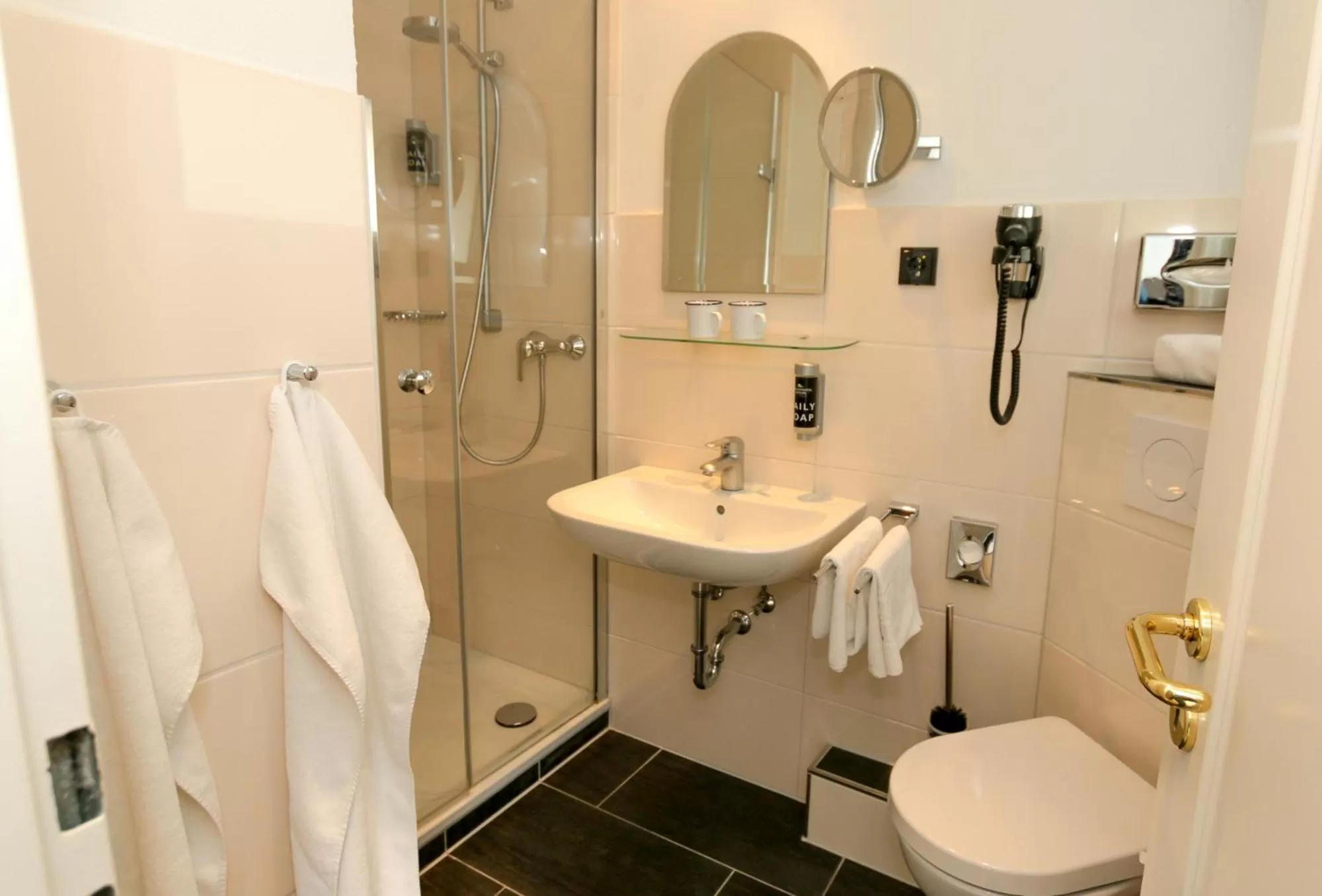 Shower in Nordseehotel Kröger