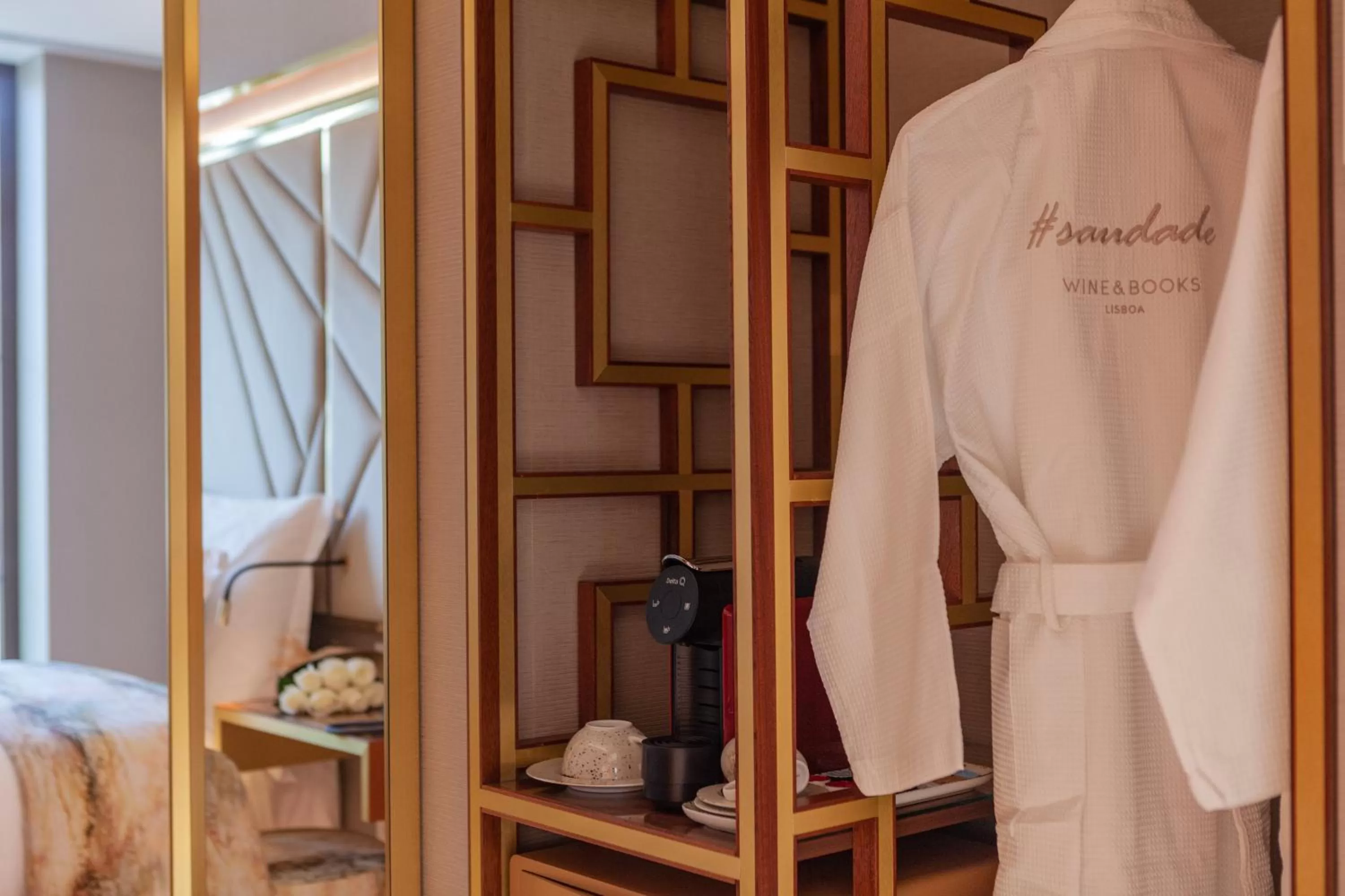 Coffee/tea facilities, Bed in Wine & Books Lisboa Hotel