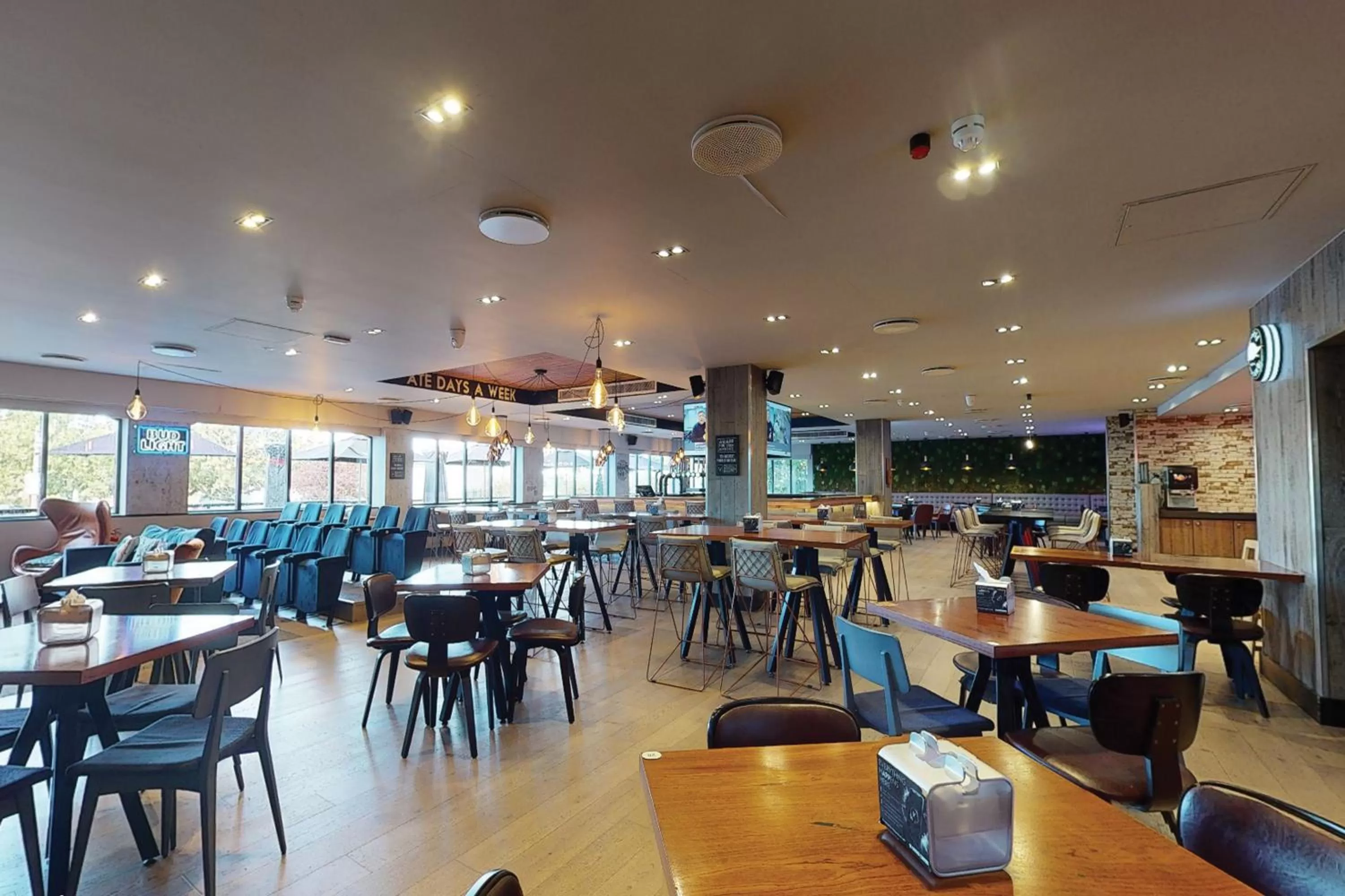 Restaurant/places to eat in Village Hotel Nottingham