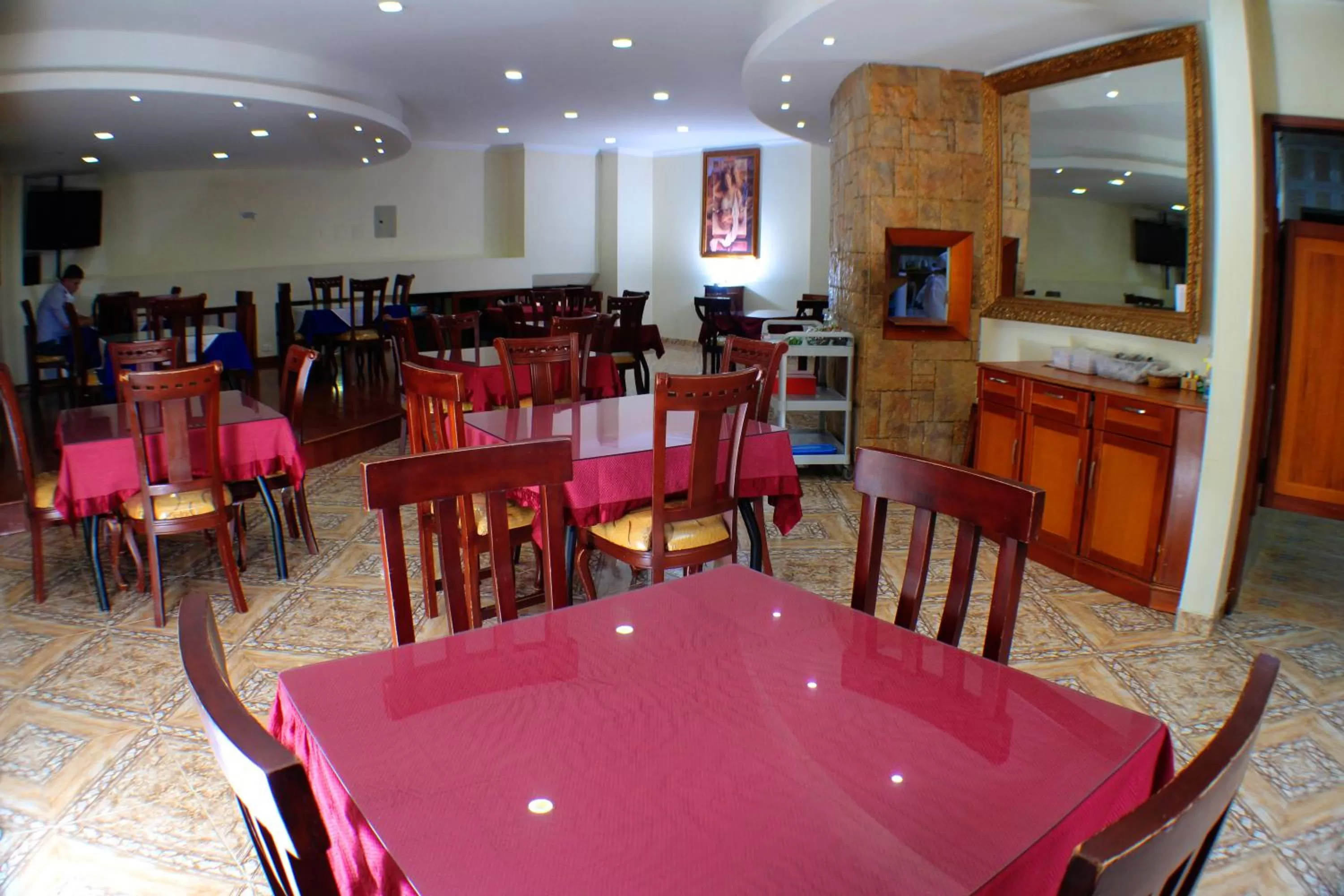 Restaurant/places to eat in Hotel Santa Isabel 2