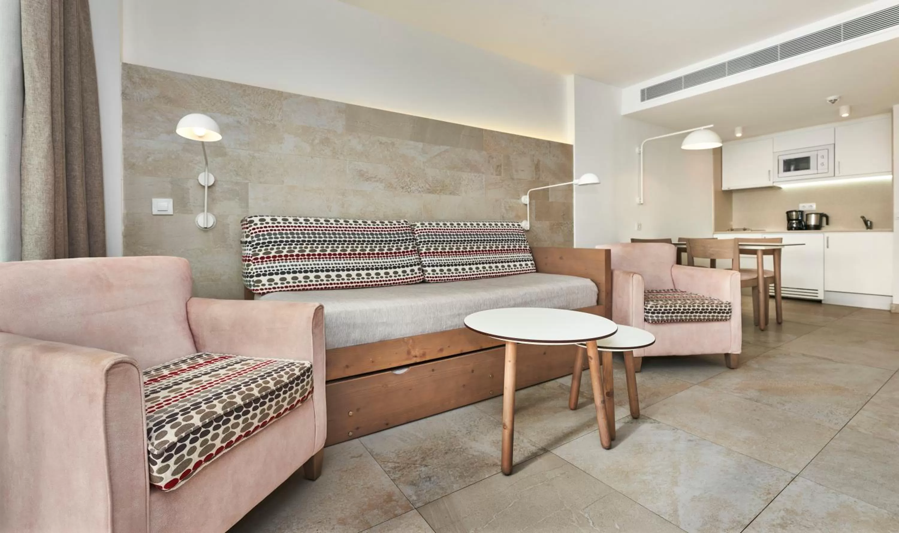 Kitchen or kitchenette in Hoposa Hotel & Apartaments VillaConcha