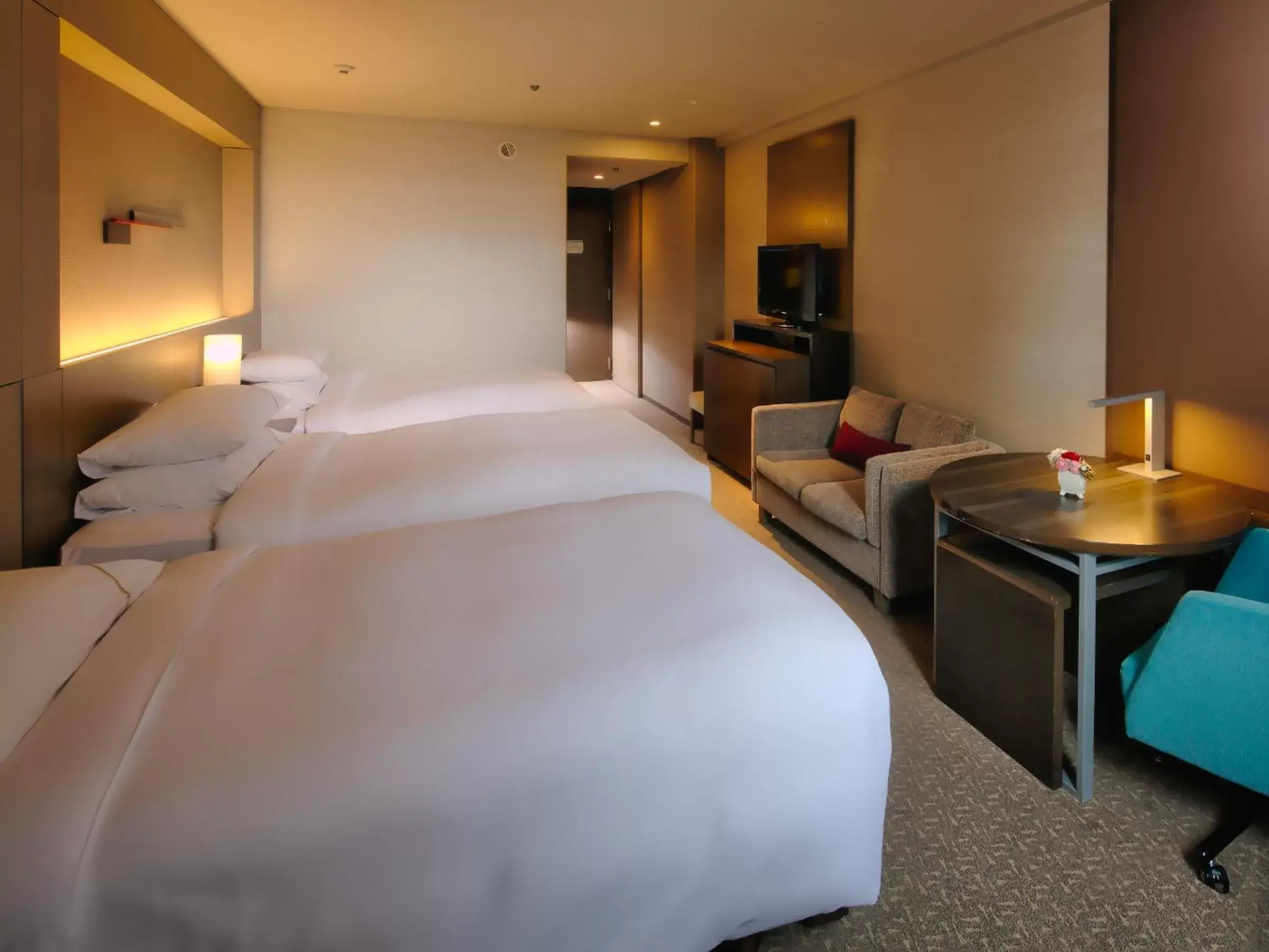 Comfort Triple Room in Sheraton Miyako Hotel Osaka Comfort Triple Room in Sheraton Miyako Hotel Osaka