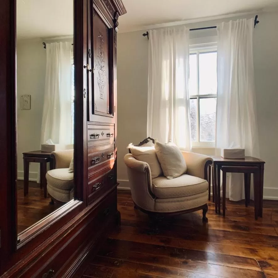 Seating area in Woodbourne Inn