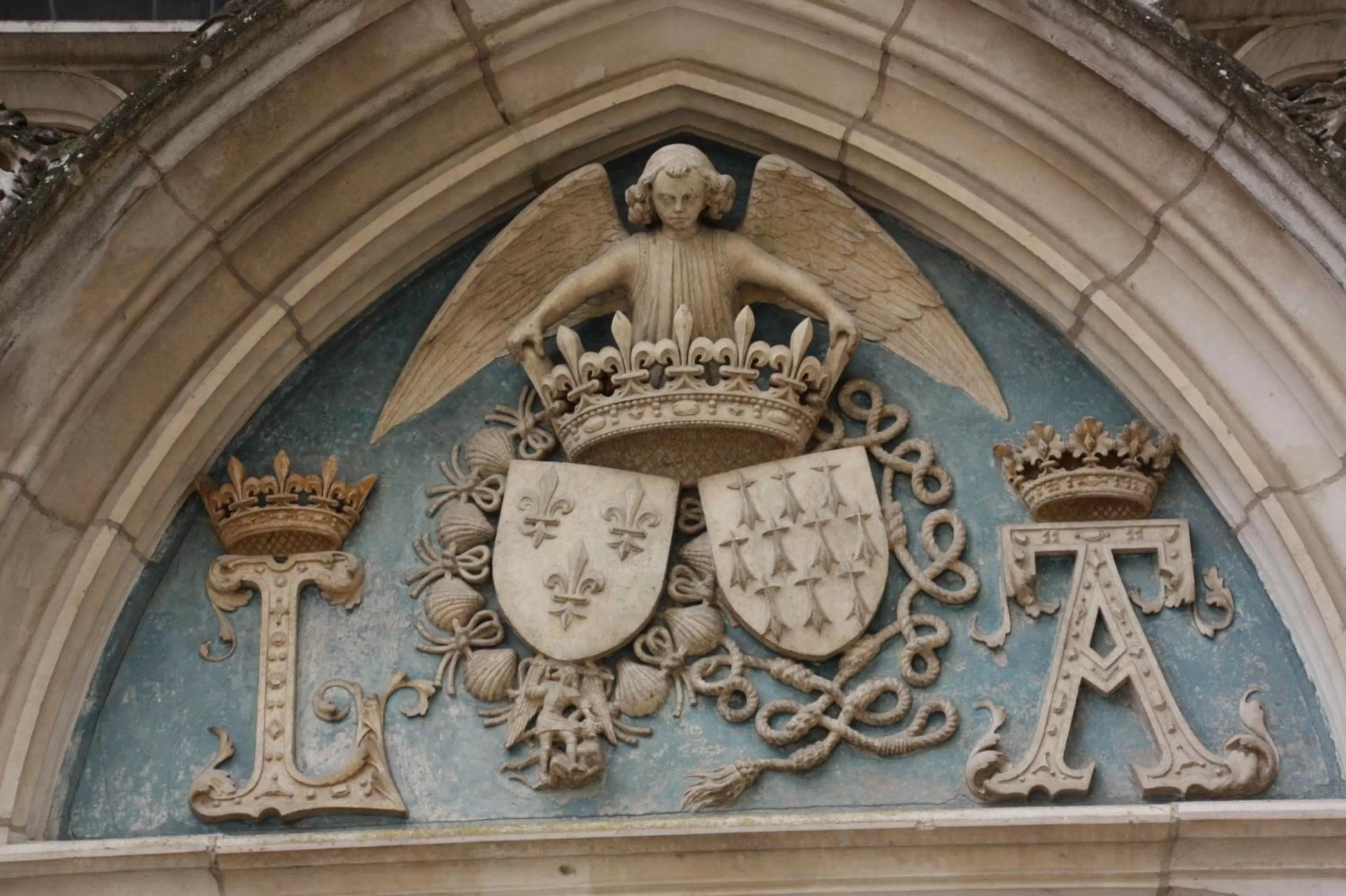 Au 16 Place Saint Louis