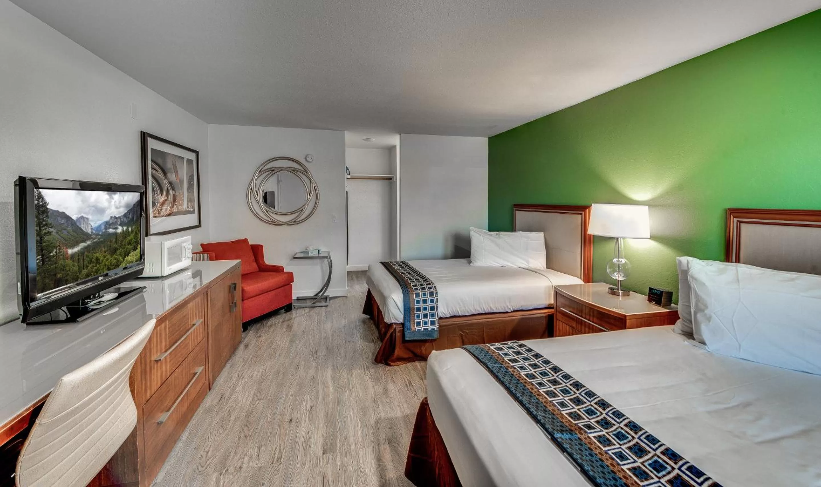 Photo of the whole room, Bed in Angels Inn