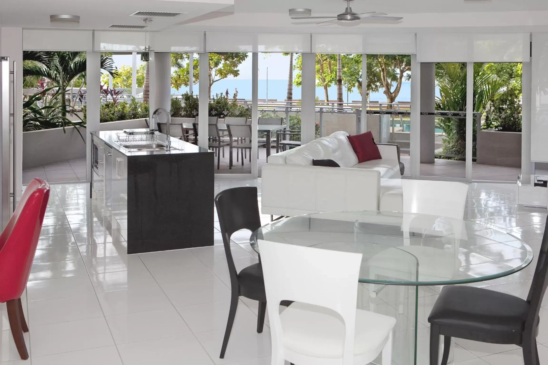 Three Bedroom Apartment with Pool Access- Penthouse in Vision Apartments Three Bedroom Apartment with Pool Access- Penthouse in Vision Apartments