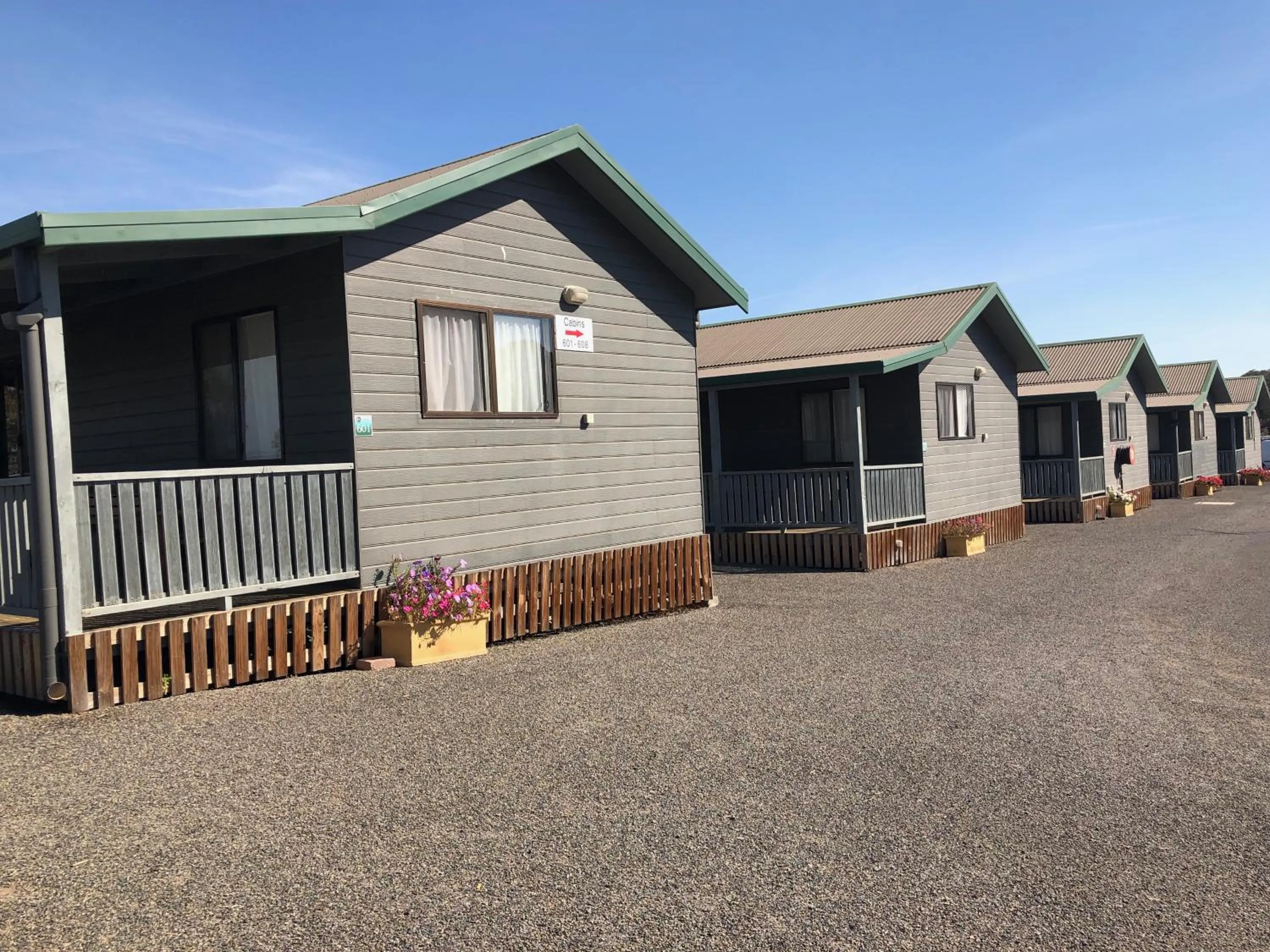 Facade/entrance in Canberra Carotel Motel
