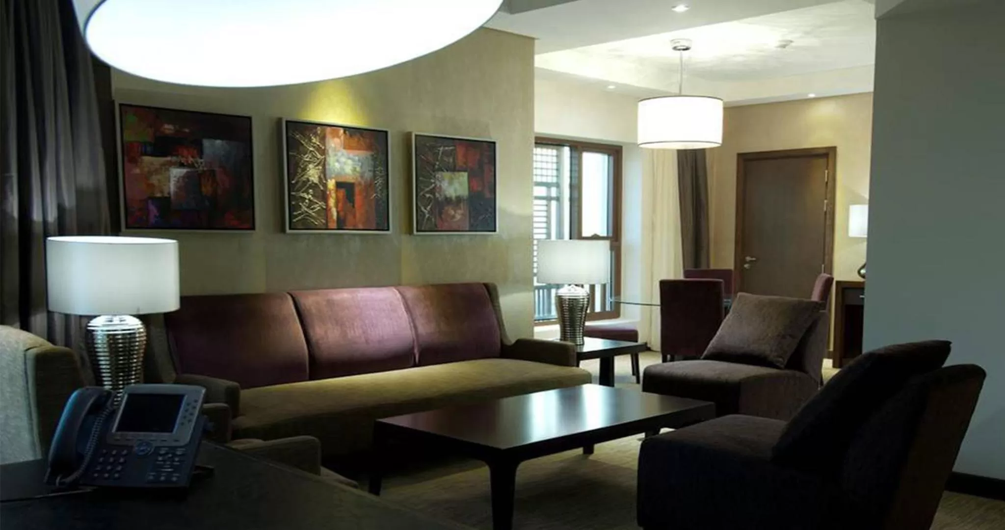 Living room in Crowne Plaza Madinah by IHG