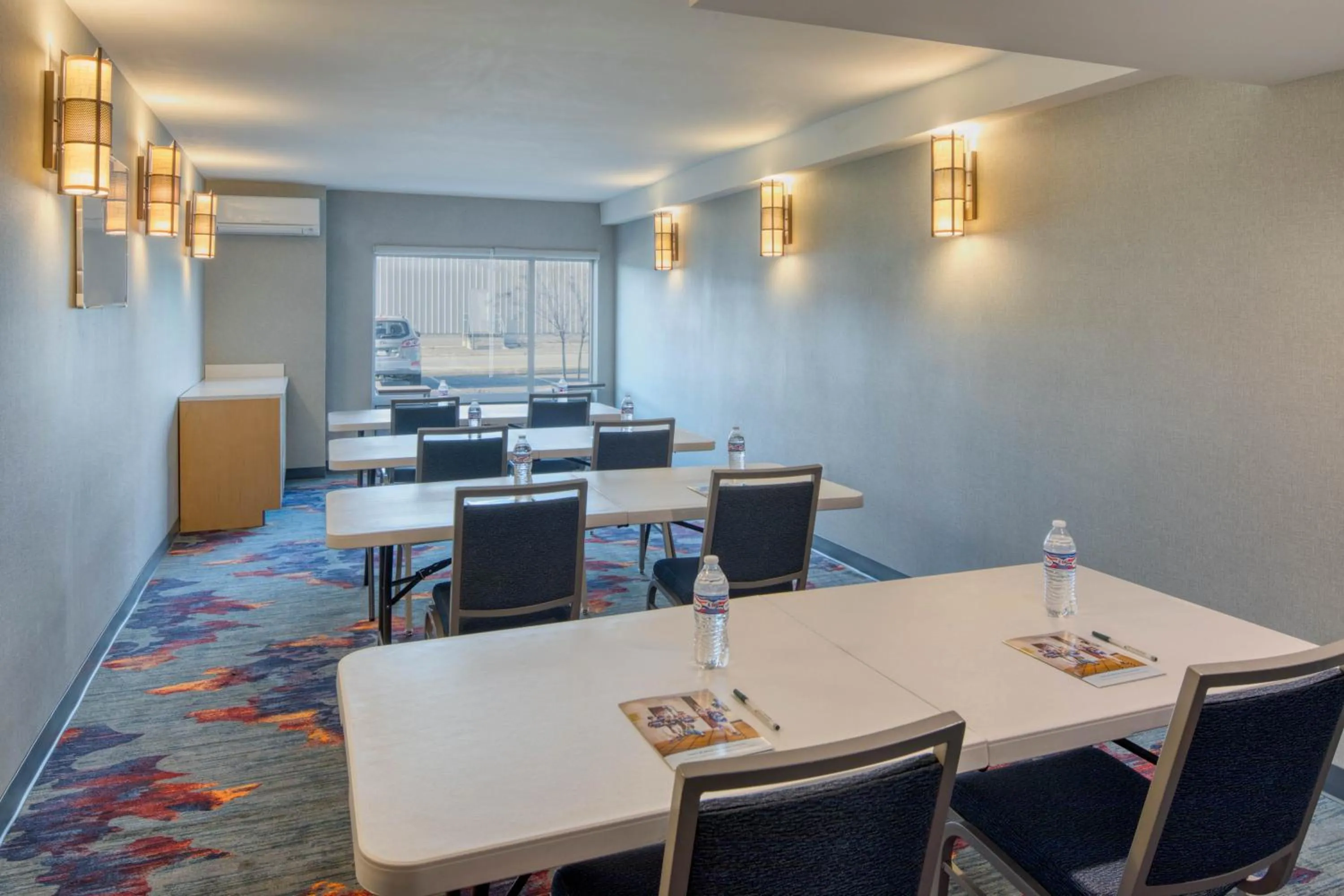 Meeting/conference room in La Quinta by Wyndham Perry