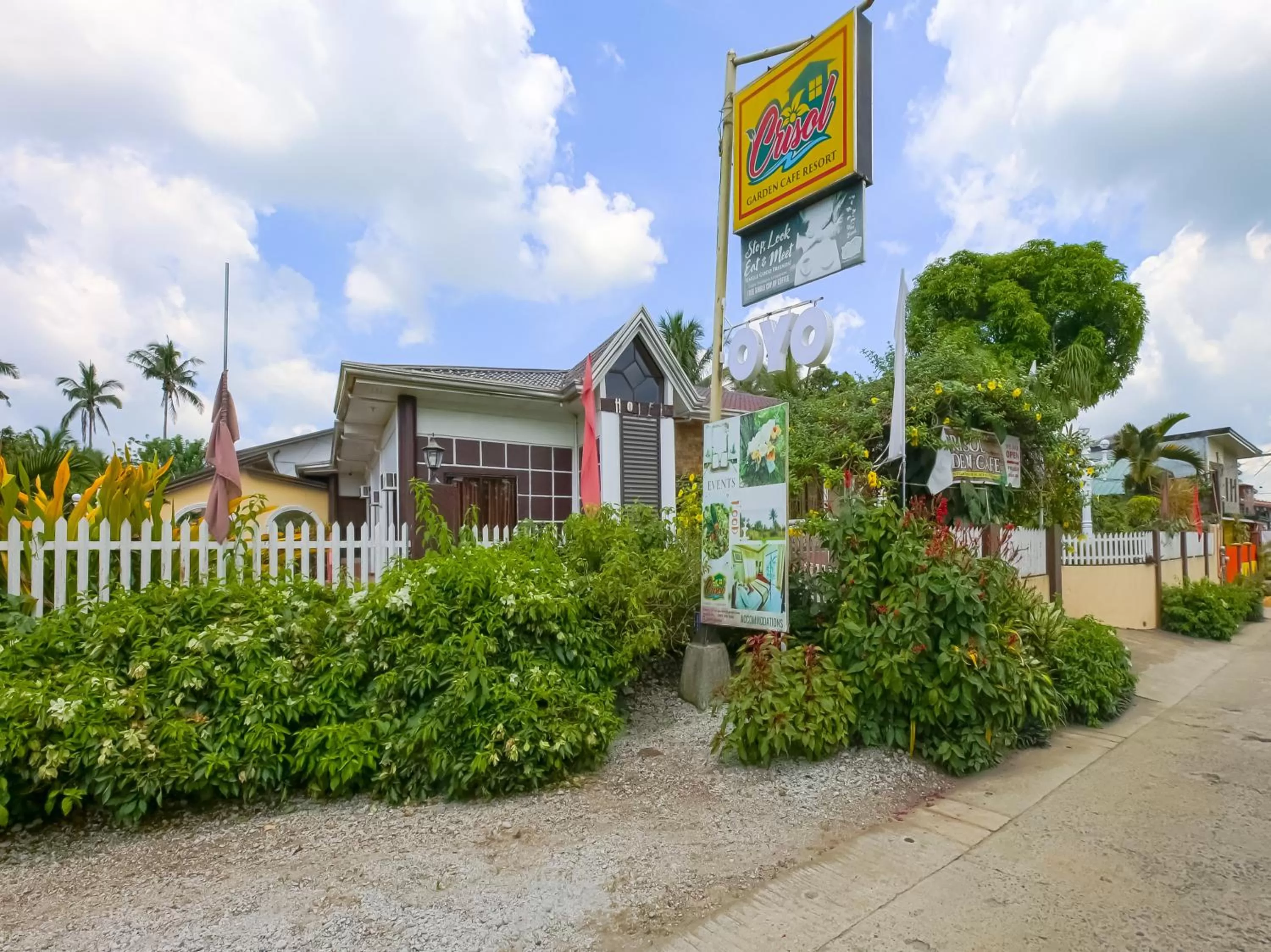Facade/entrance, Property Building in OYO 784 Laura's Garden Resort