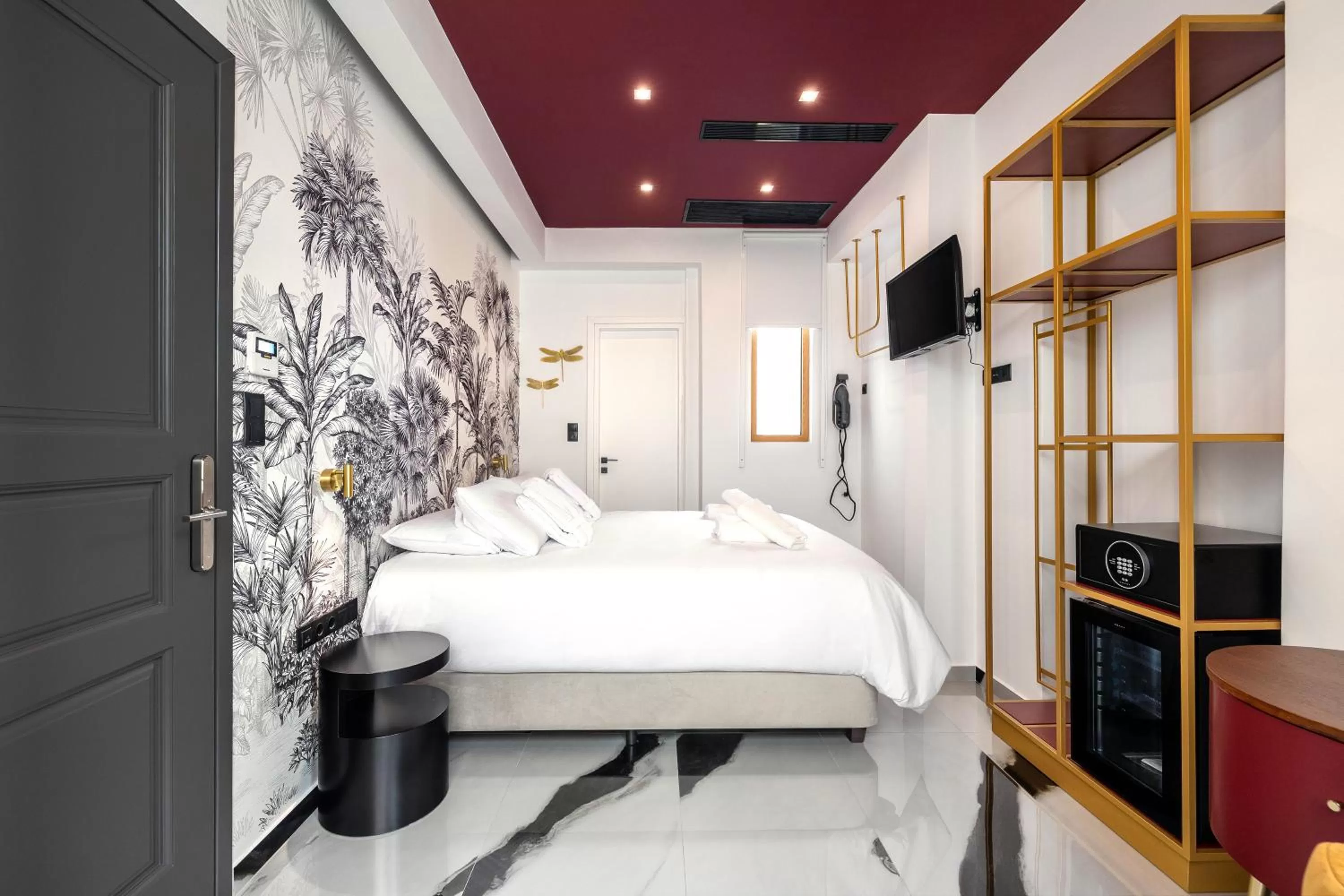 Bed in Athens Feeling