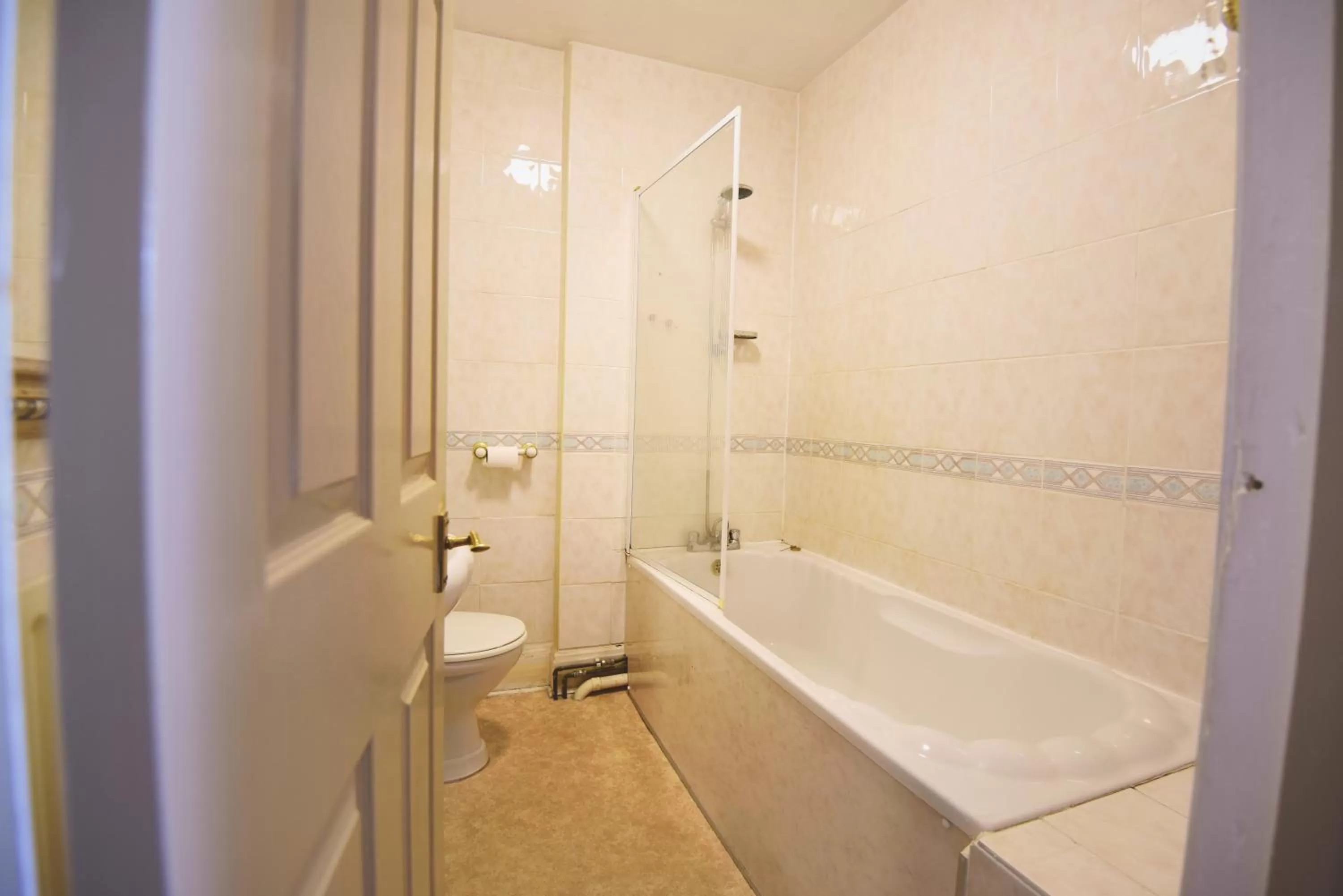 Bathroom in The Black Bull inn