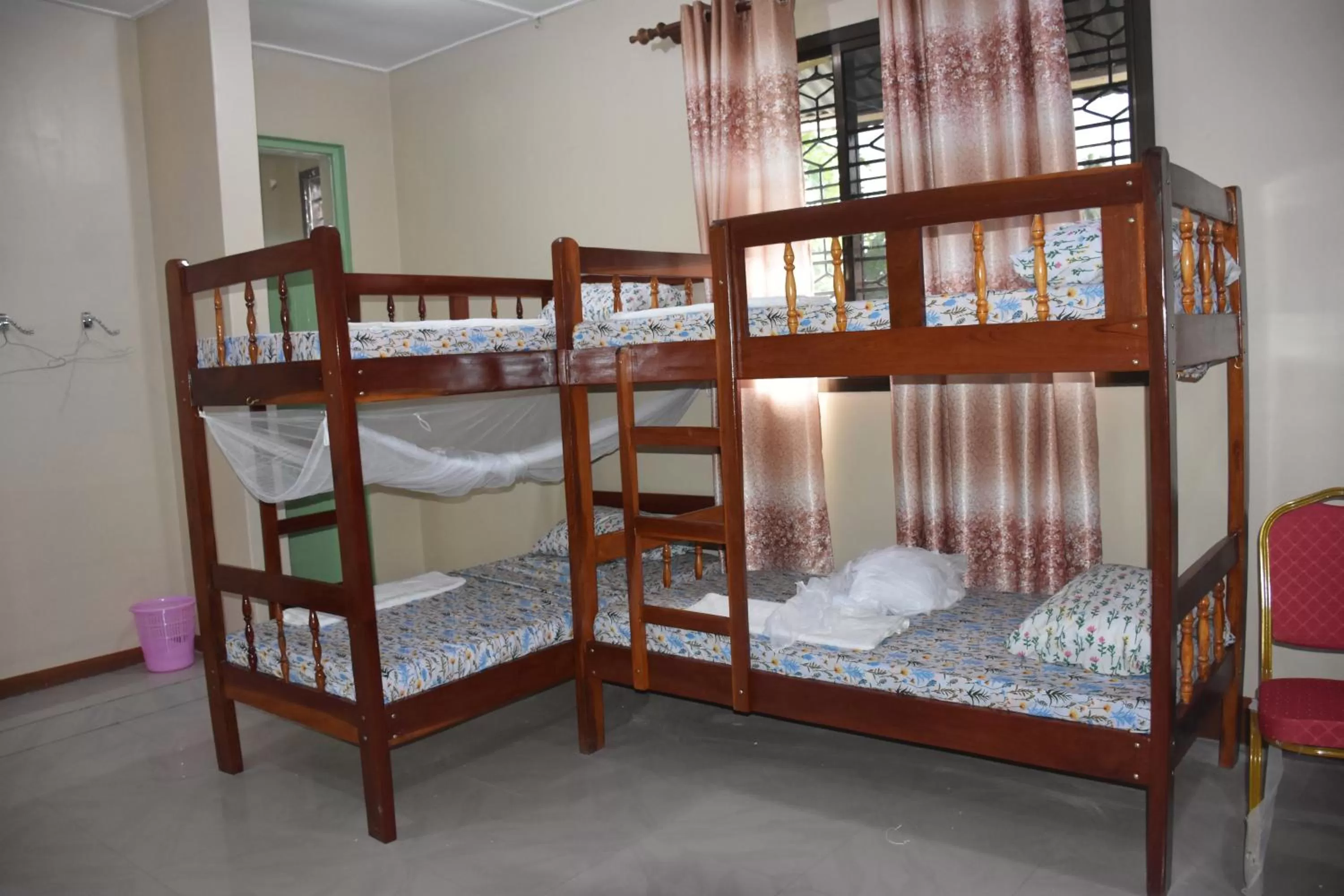 bunk bed in L&J Modern Backpackers Kinondoni