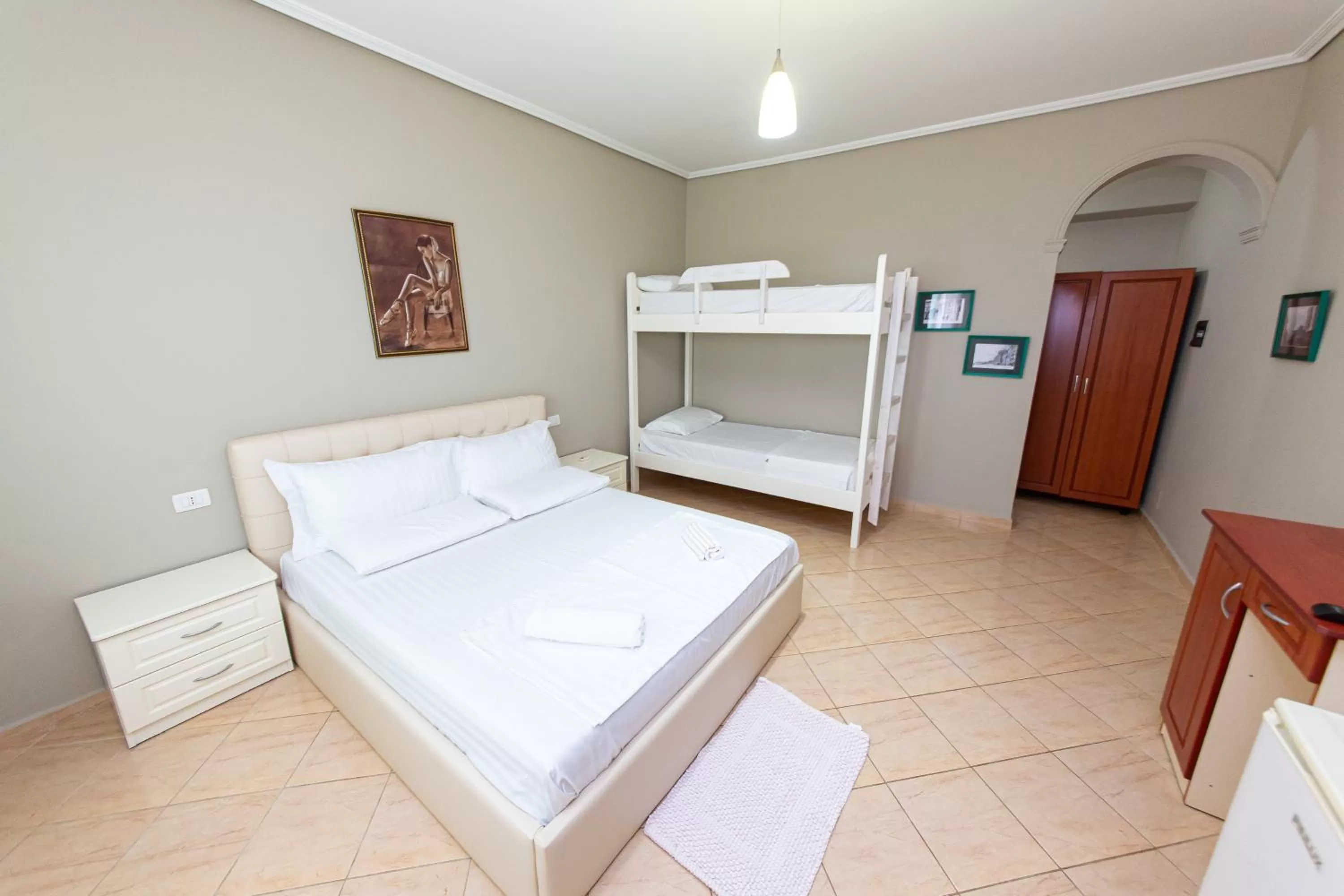 Bedroom, Bunk Bed in Hotel Roi