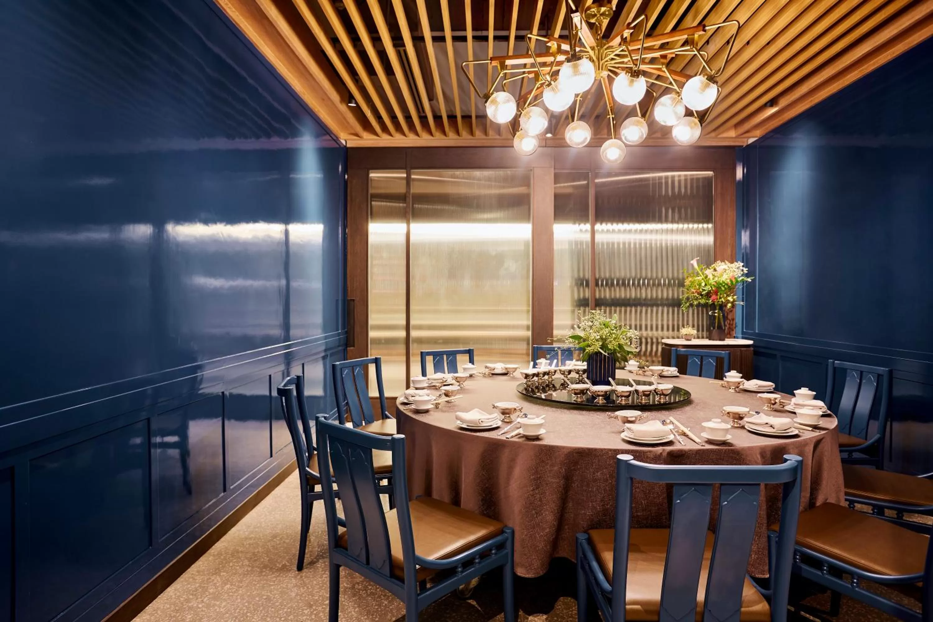 Restaurant/places to eat in Montien Hotel Surawong Bangkok