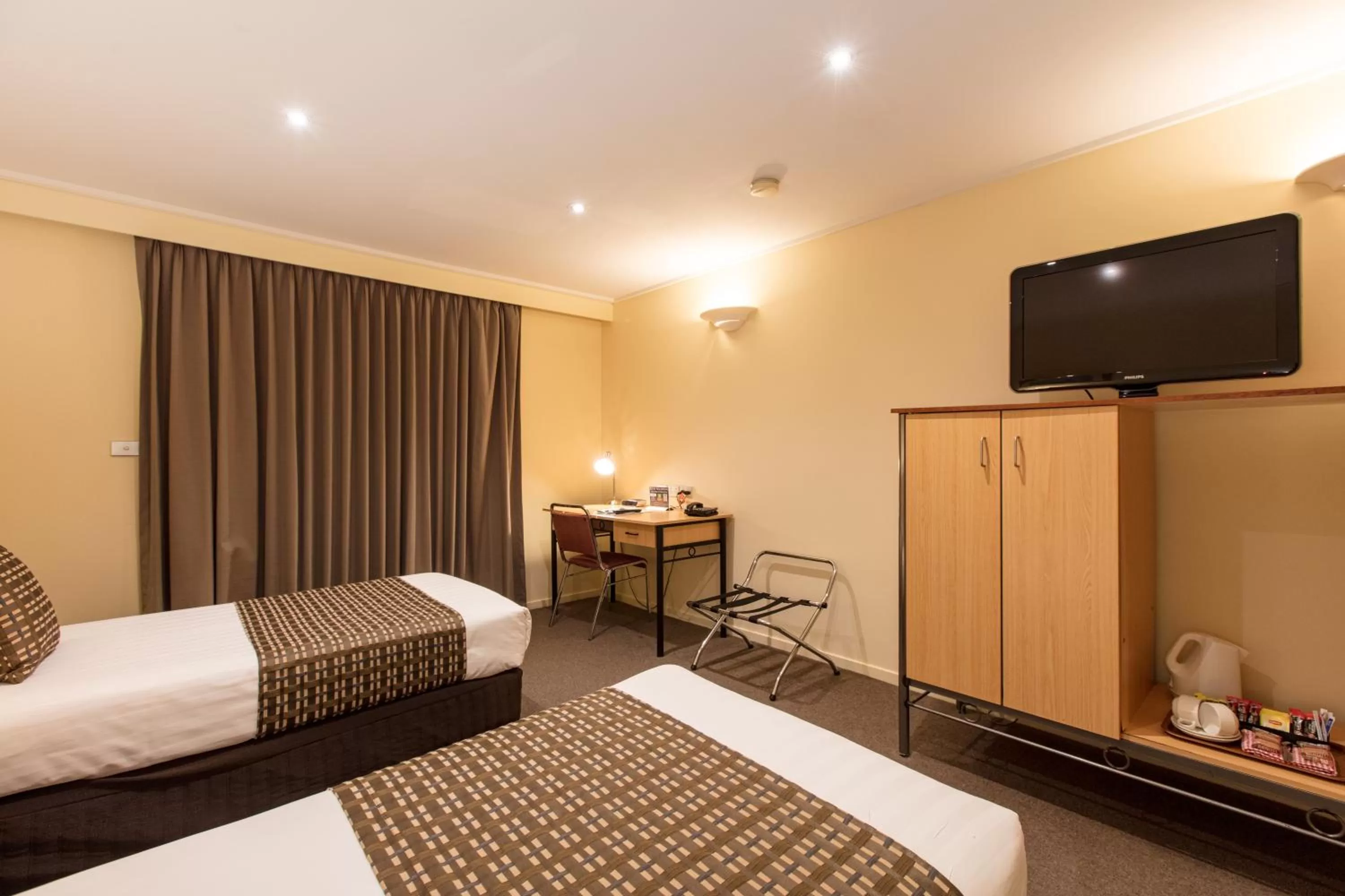 Bed in Mildura Inlander Resort
