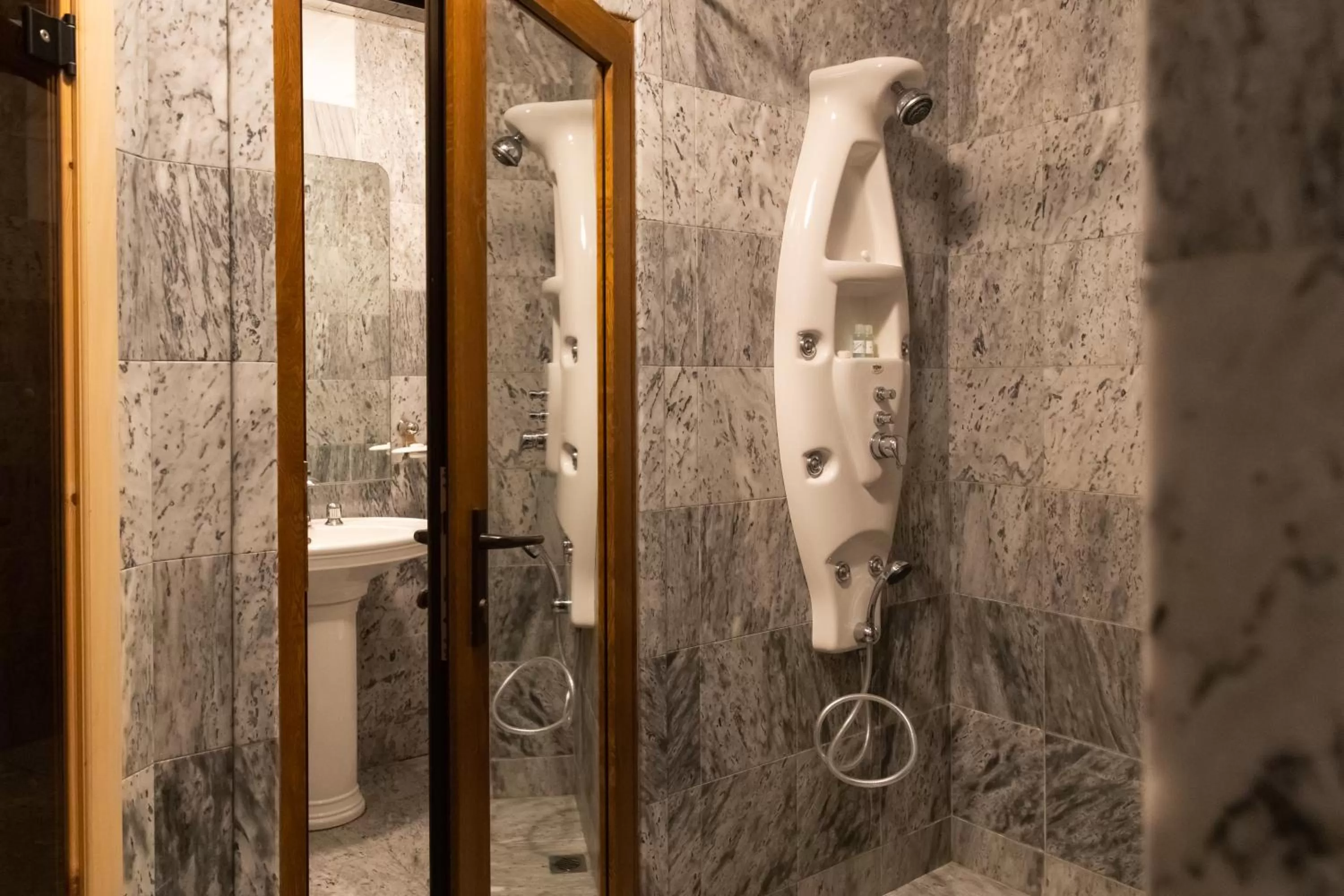 Spa and wellness centre/facilities, Bathroom in Hotel "Mandarin Clubhouse"