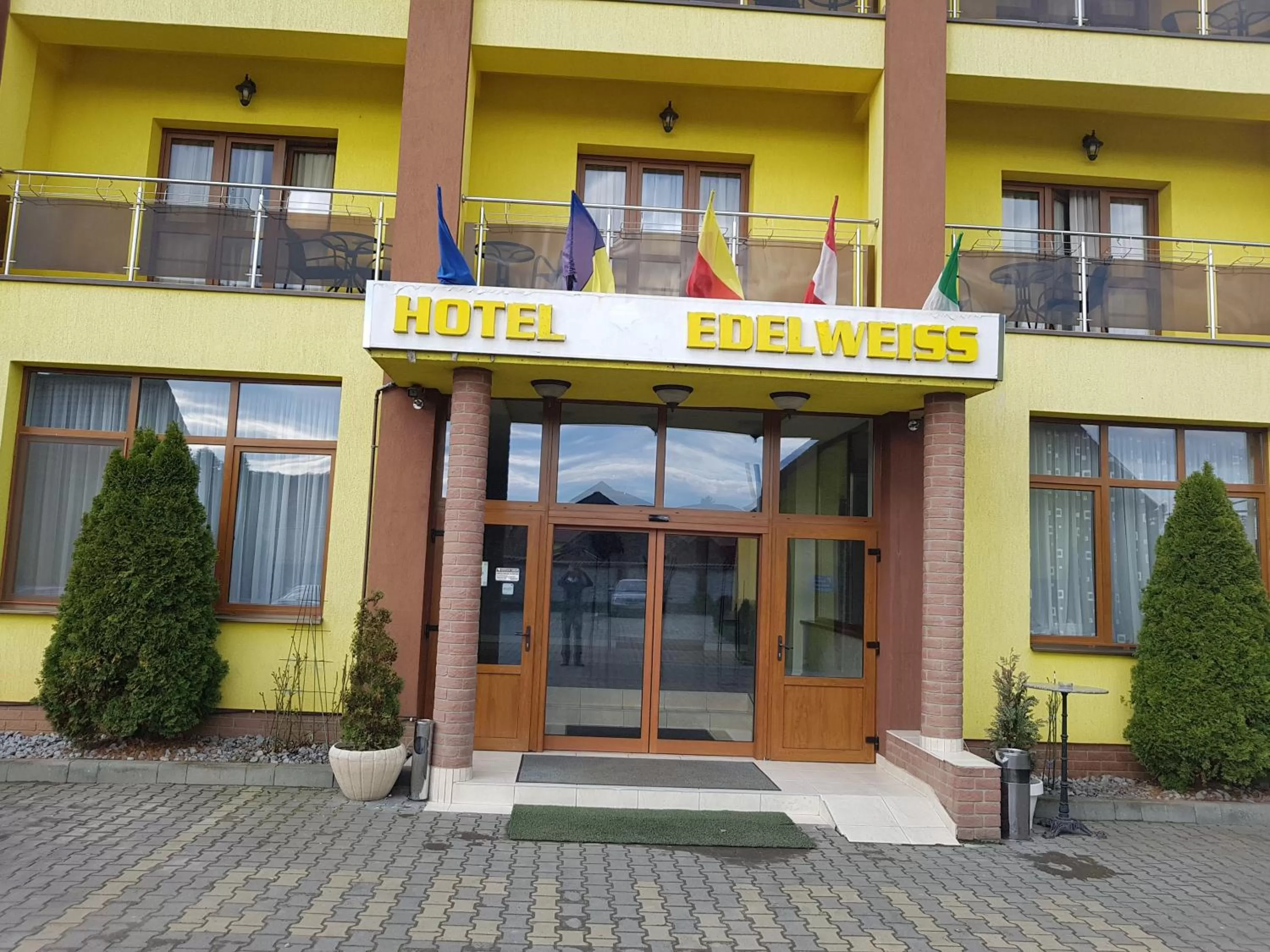 Facade/entrance in Hotel Edelweiss