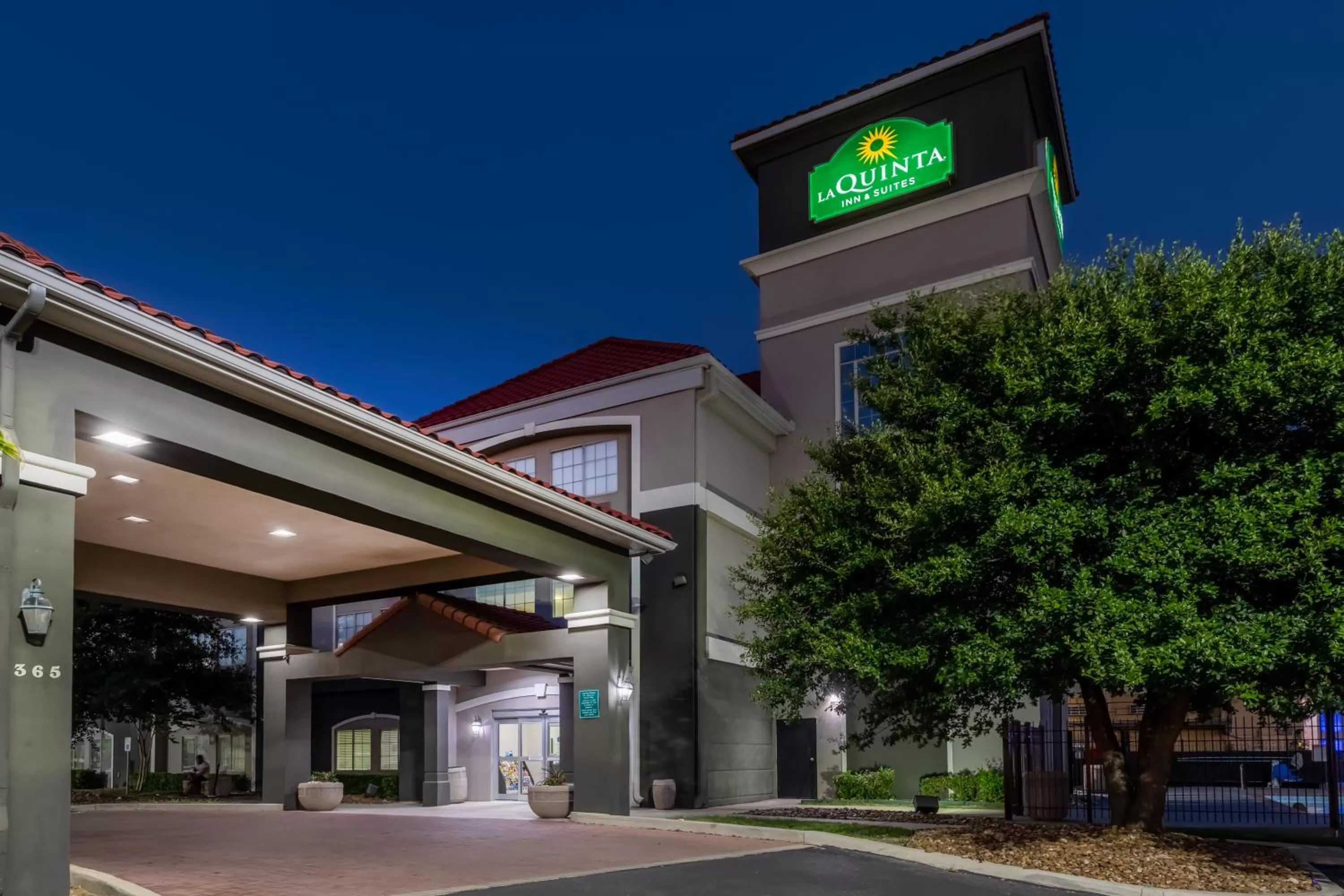 Property building in La Quinta by Wyndham New Braunfels