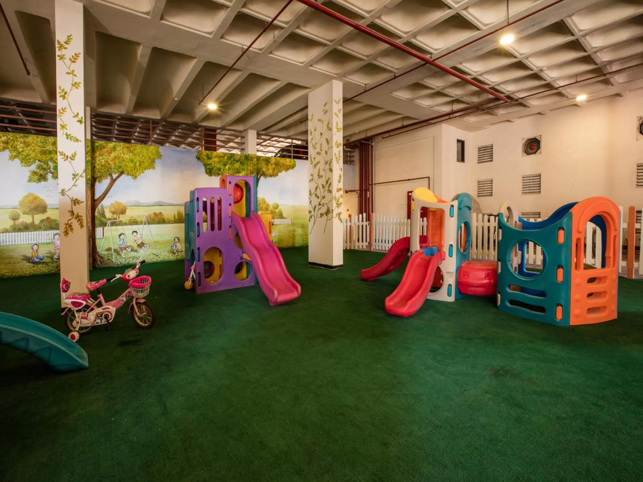 Area and facilities in Orange Suites Hotel