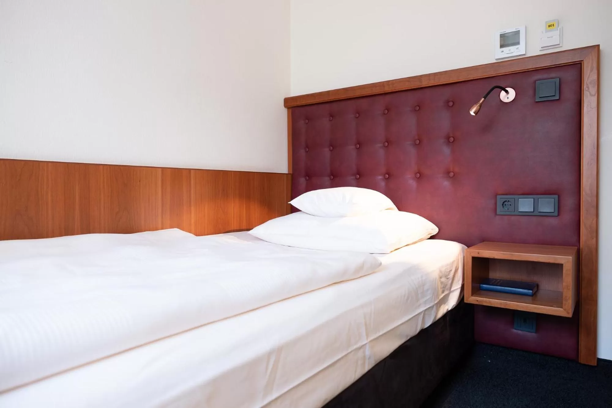 Bed in Hotel & Restaurant Walfisch