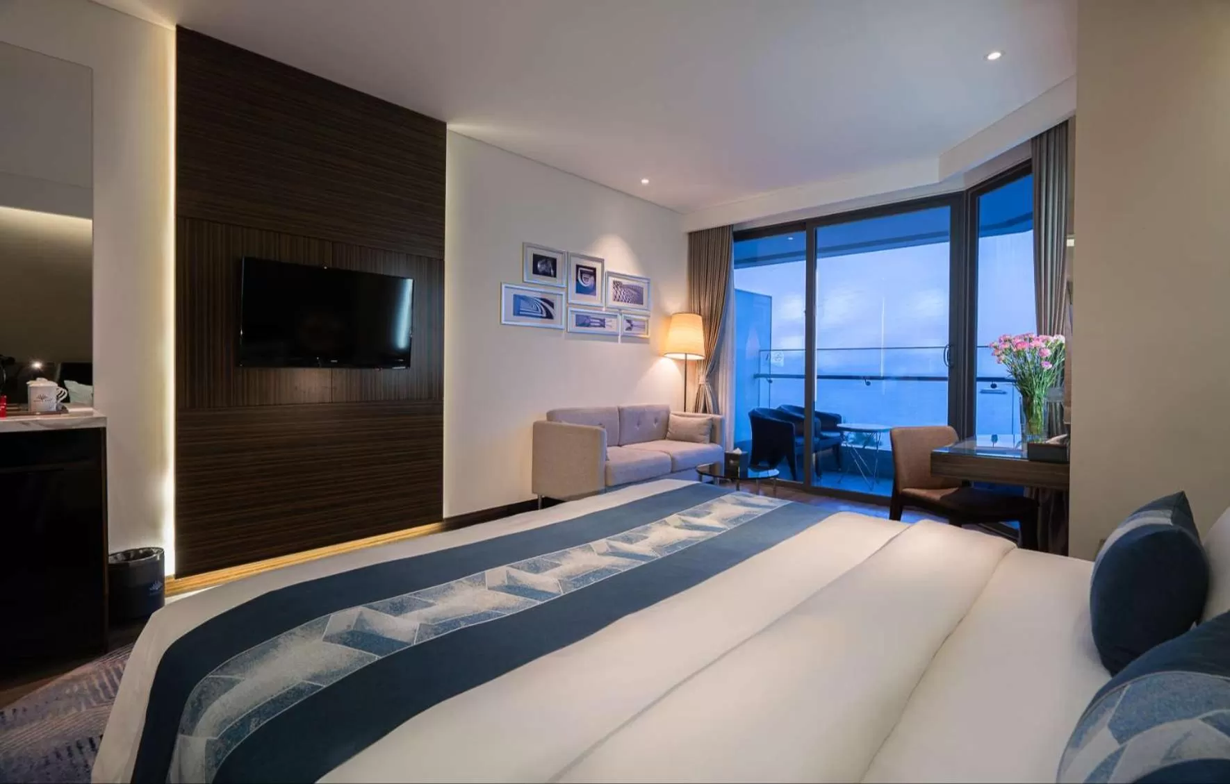 Bed in Queen Ann Nha Trang Hotel