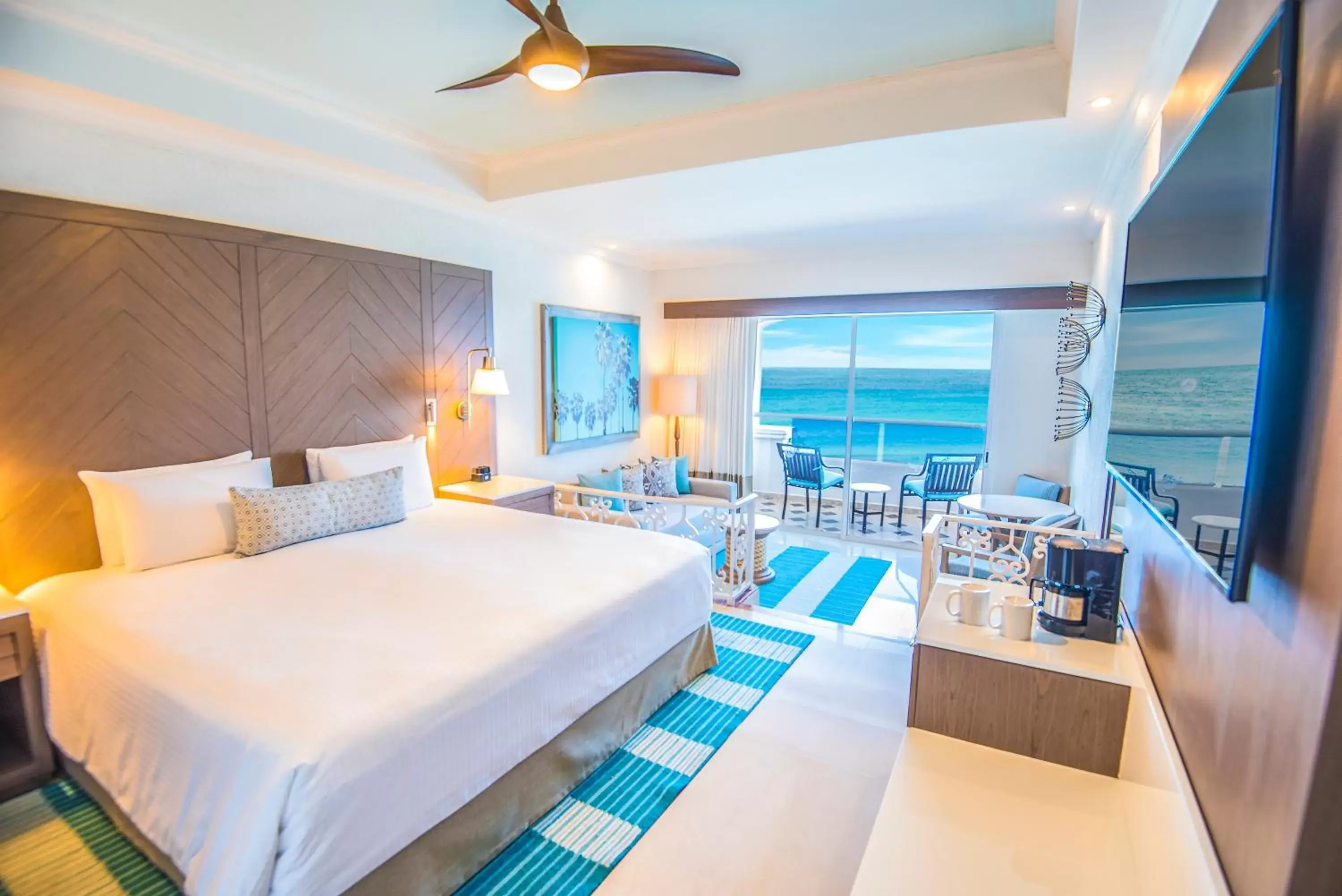 Junior Suite 1 King Bed, Ocean Front - single occupancy in Wyndham Alltra Cancun All Inclusive Resort Junior Suite 1 King Bed, Ocean Front - single occupancy in Wyndham Alltra Cancun All Inclusive Resort