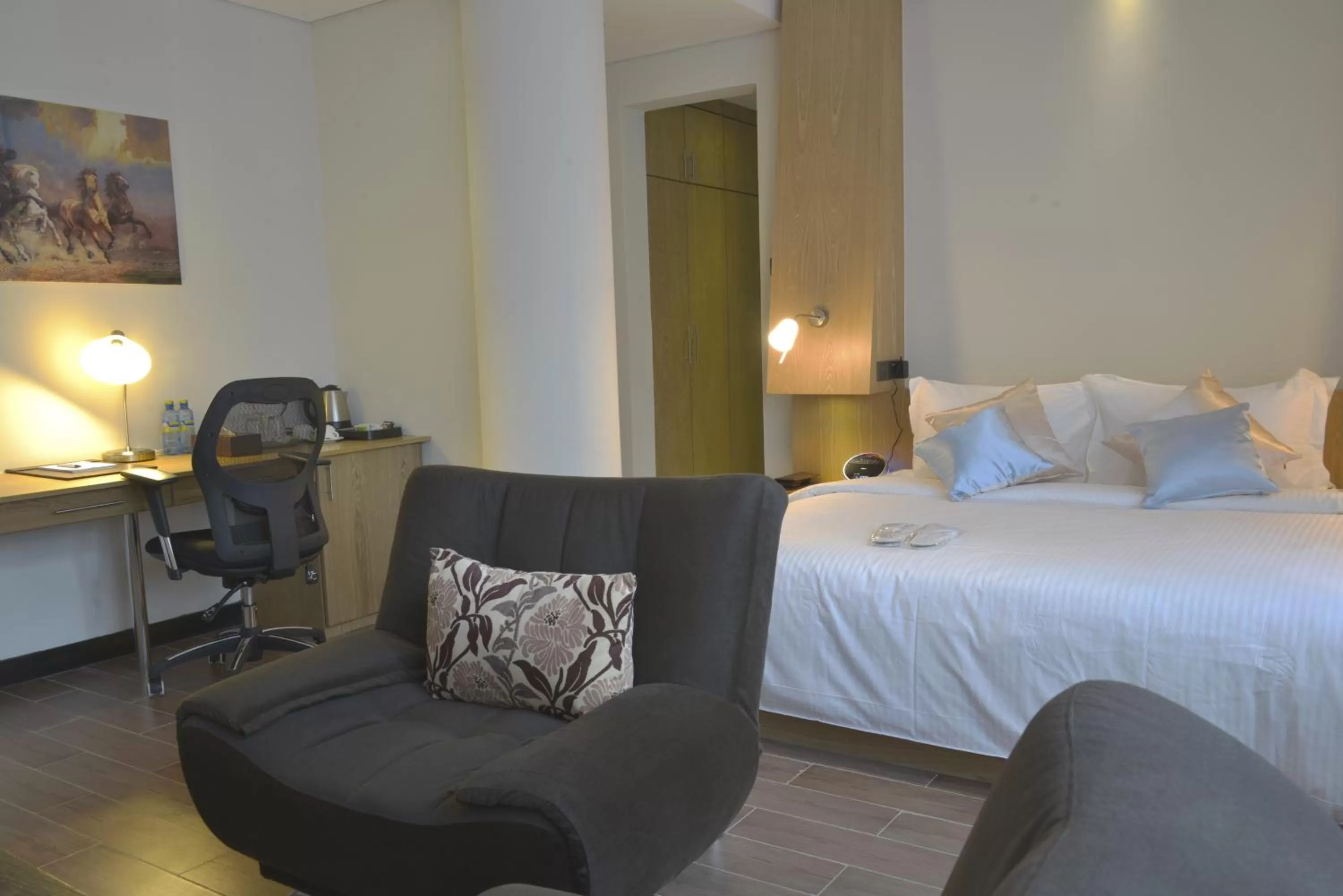 Bedroom, Bed in La Maison Royale