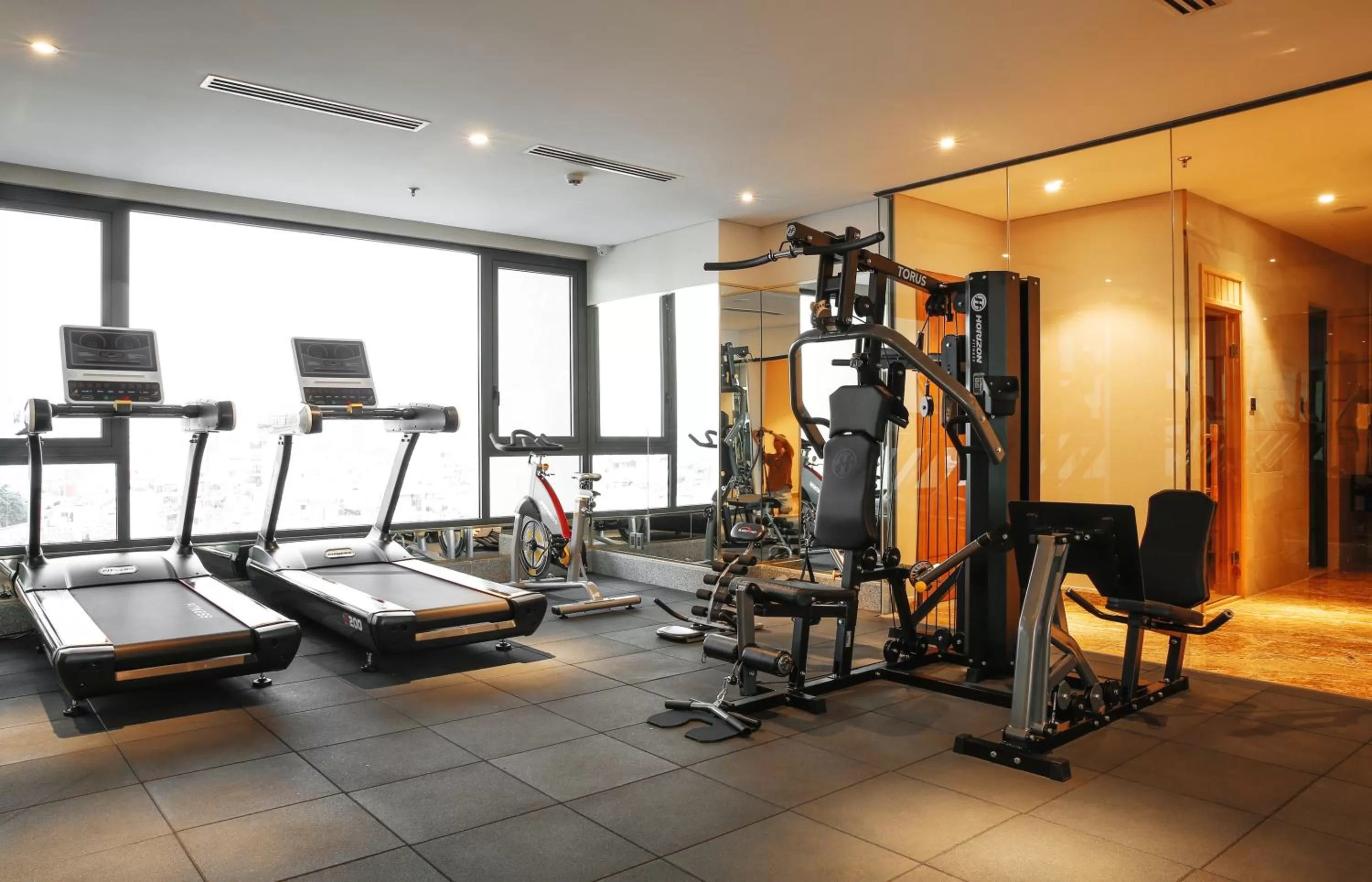 Fitness centre/facilities in DHTS Business Hotel & Apartment