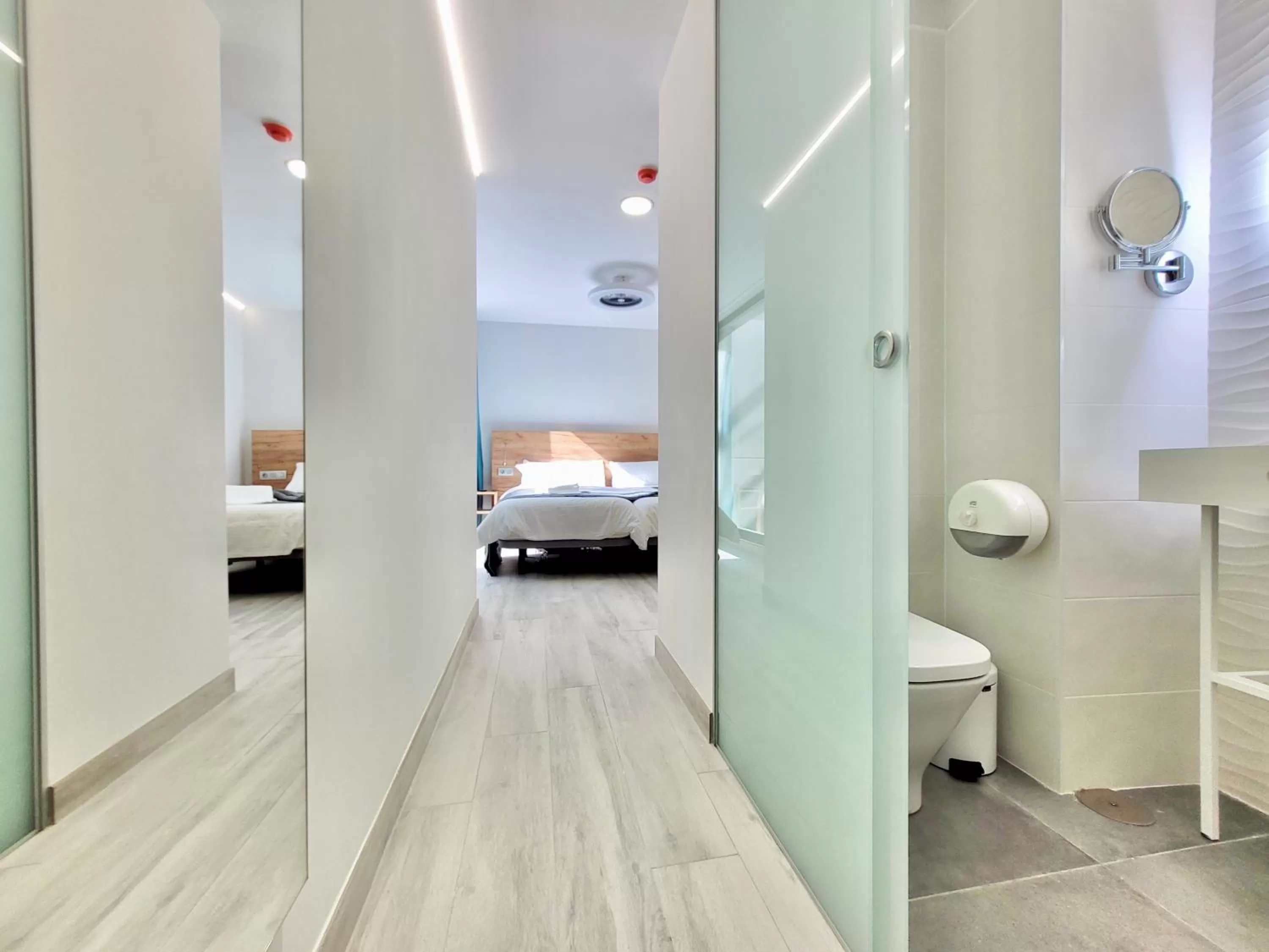 Shower, Bed in Puerto Azul