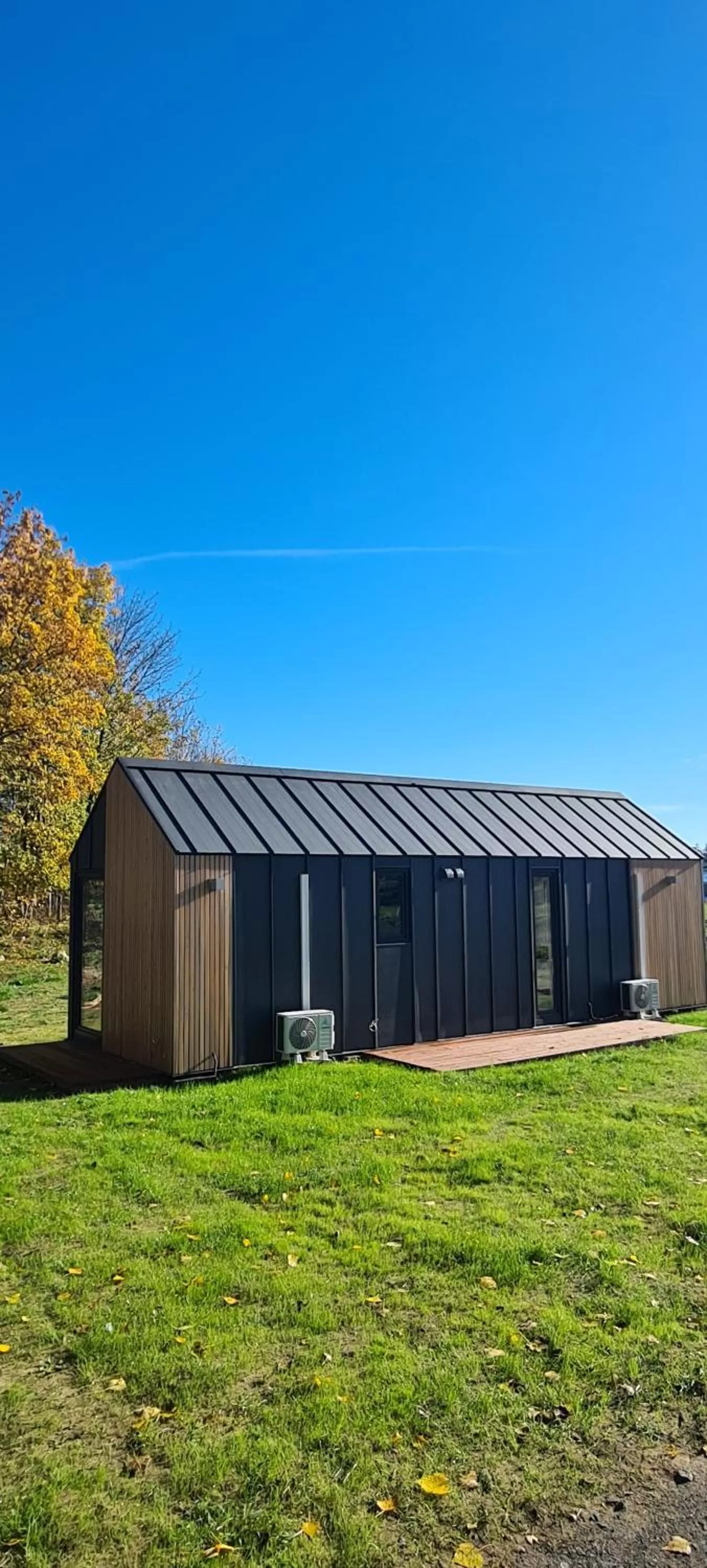 Natural landscape in Leon's Rooms