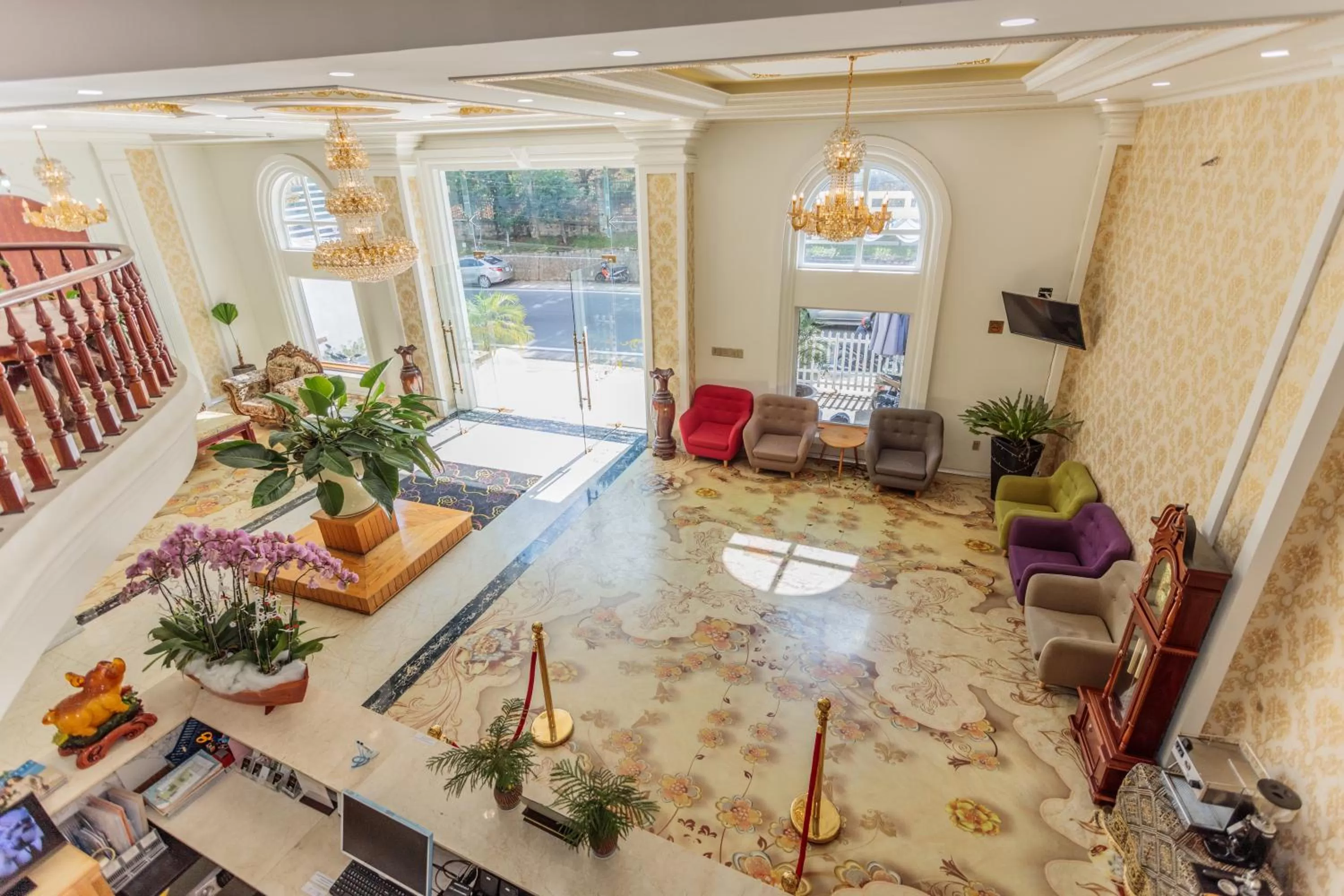 Living room, Lobby/Reception in President Hotel