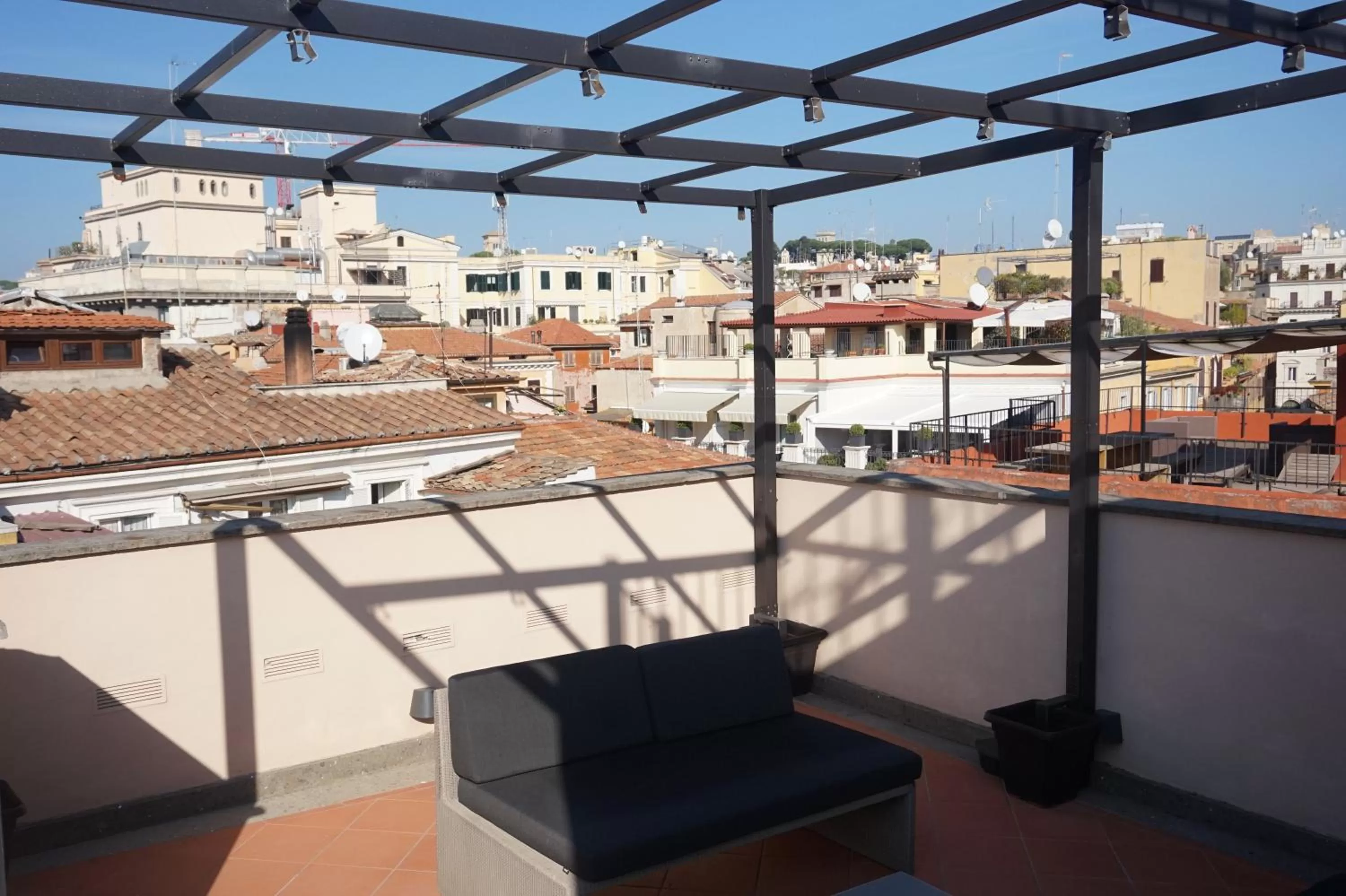 Balcony/Terrace in Trevi Palace Luxury Inn