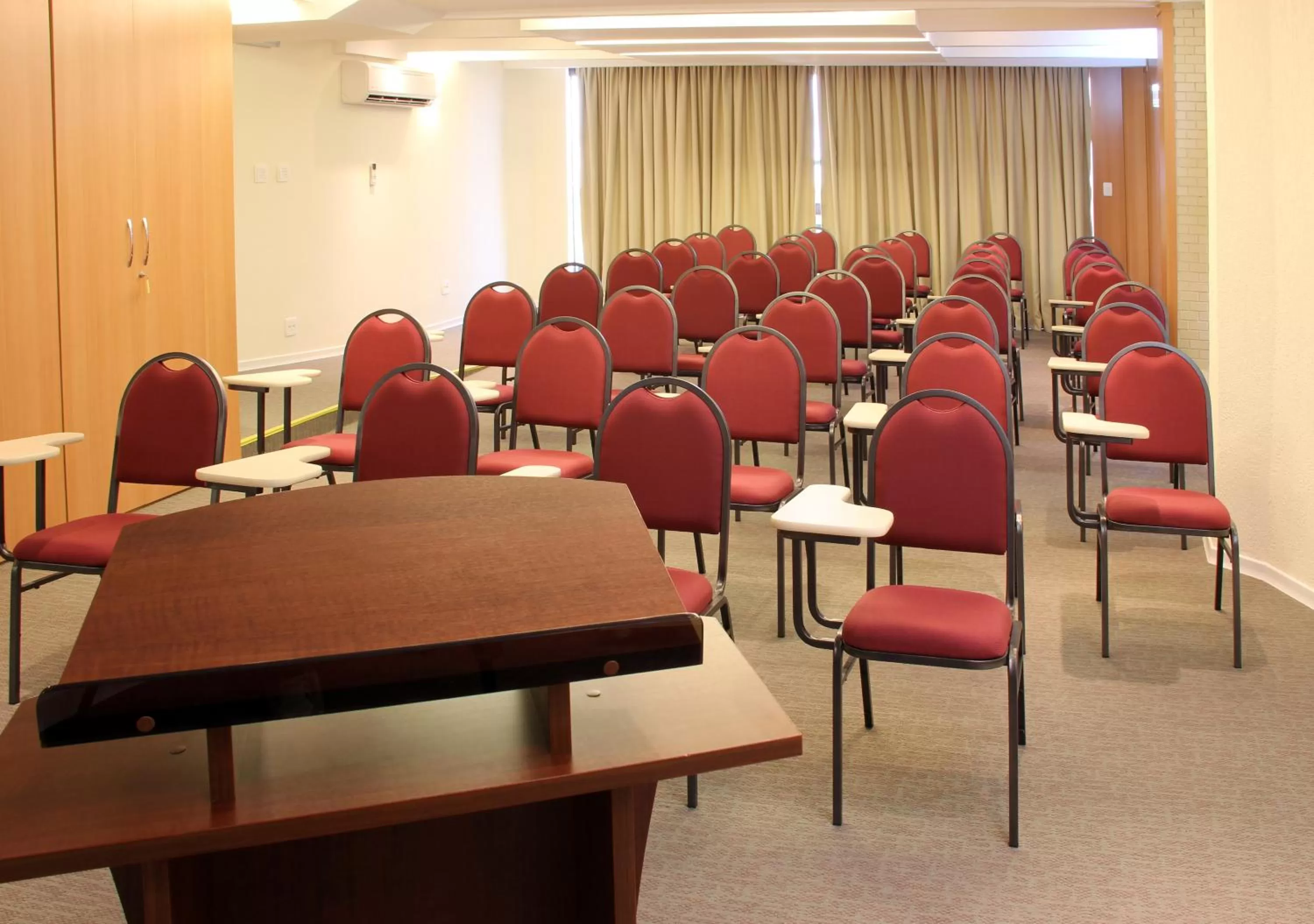 Business facilities in Hotel Ema Palace