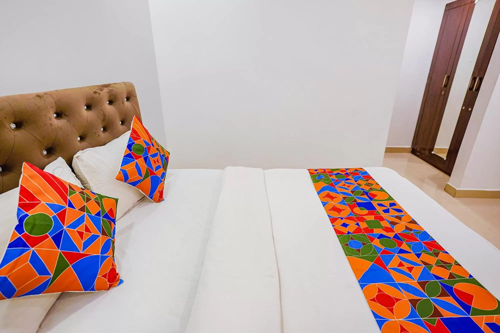 Bed in FabHotel Earth