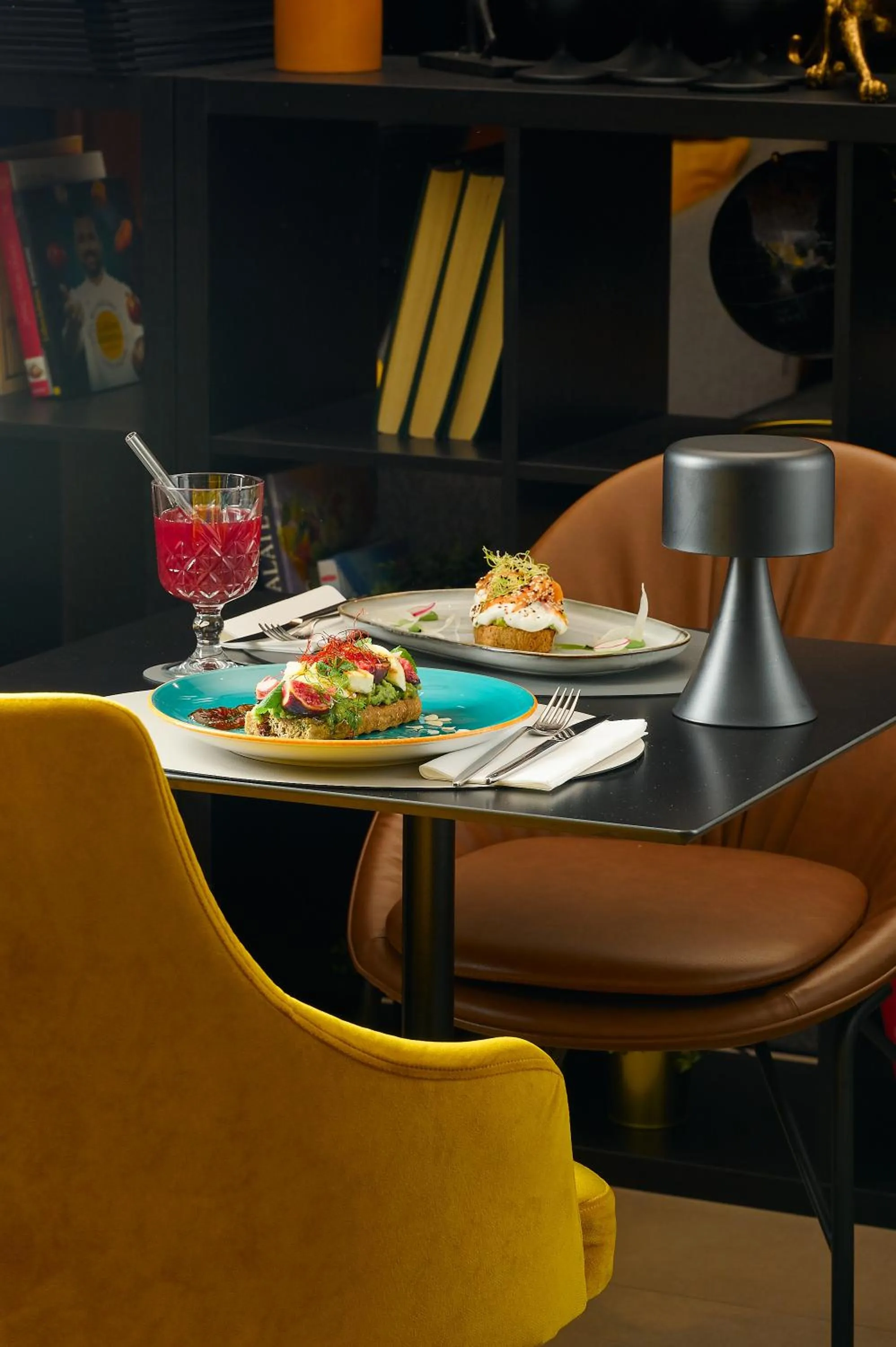 Restaurant/places to eat in Hotel Ora