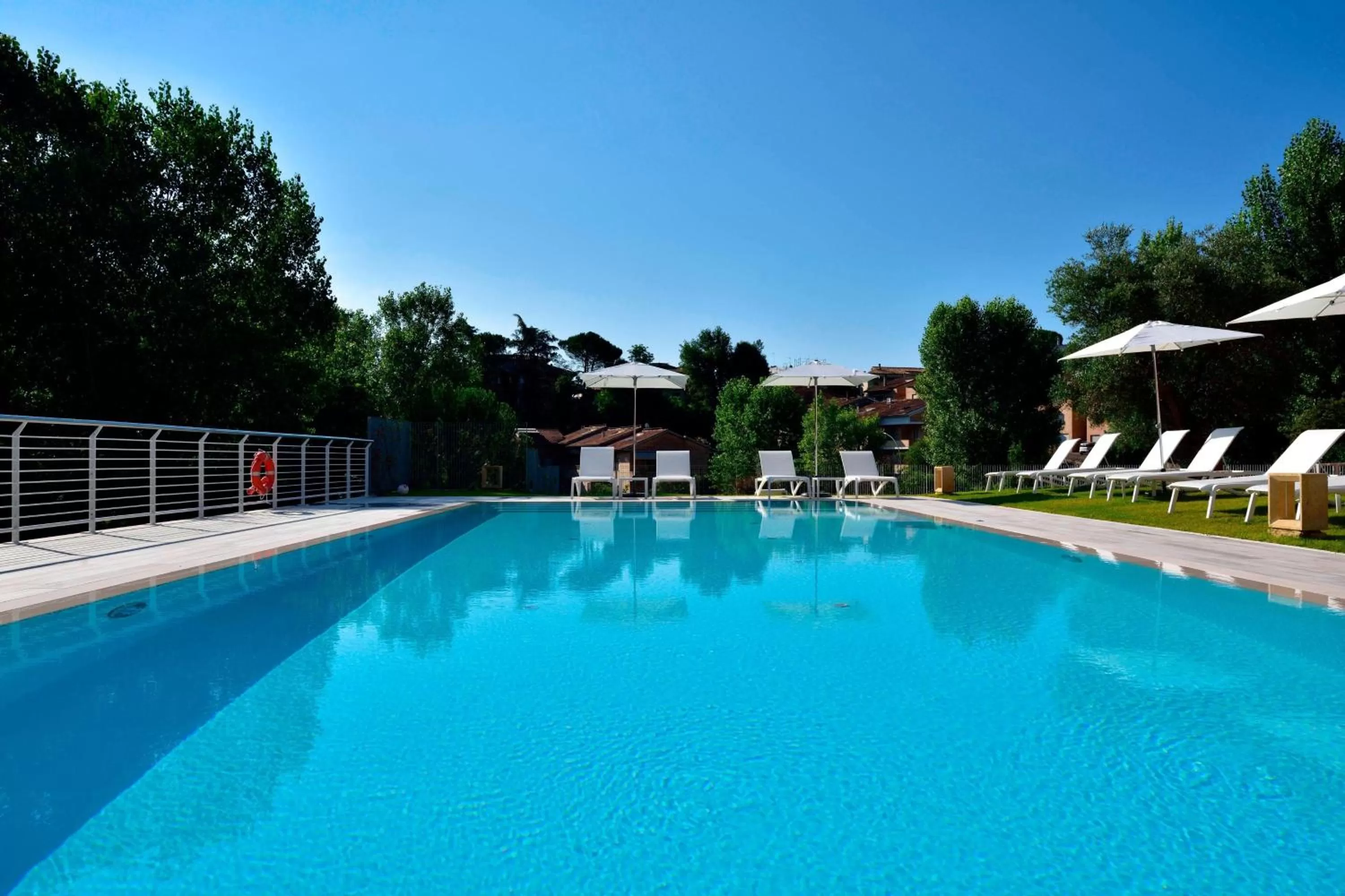 Swimming pool in Four Points by Sheraton Siena