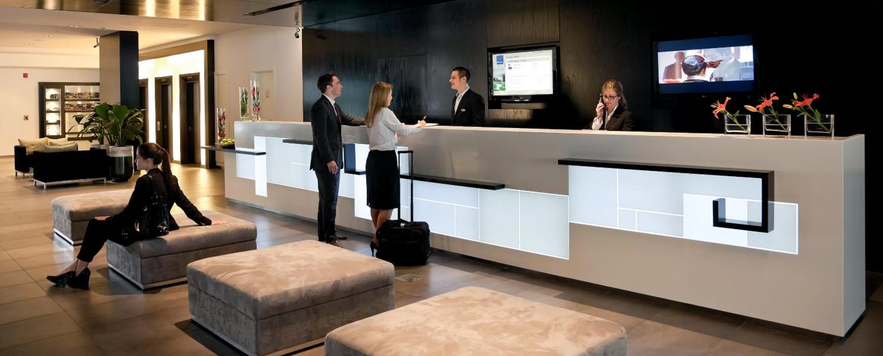 Lobby or reception in Novotel Buenos Aires