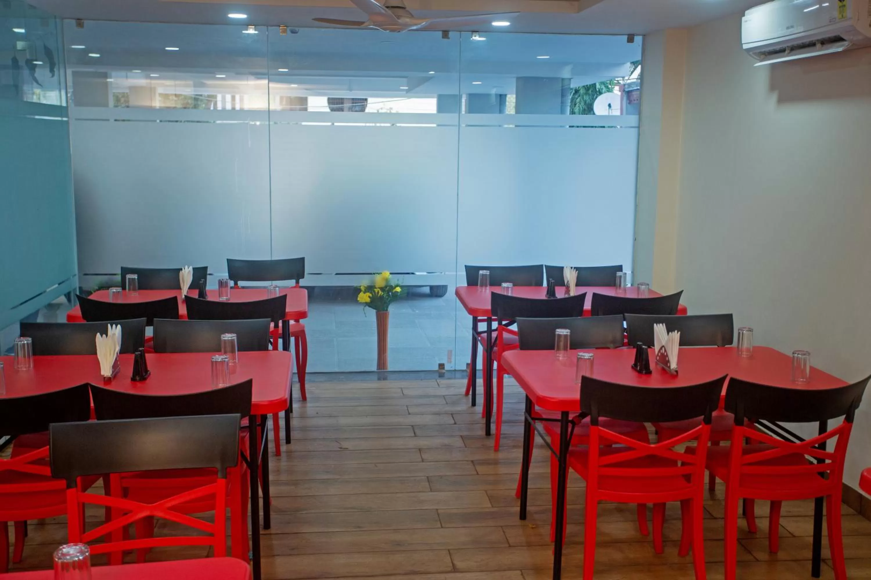 Restaurant/Places to Eat in Grey House Inn