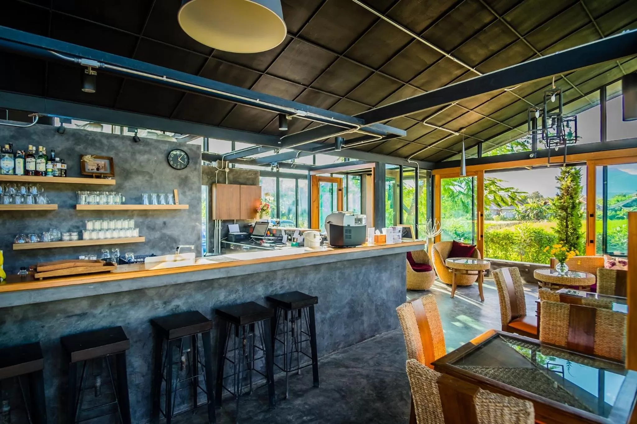 Lounge or bar in Family House Zen Boutique Resort