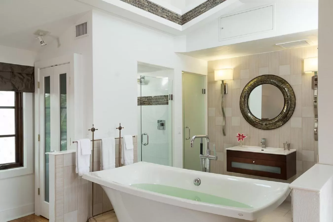 Shower in Black Dolphin Inn