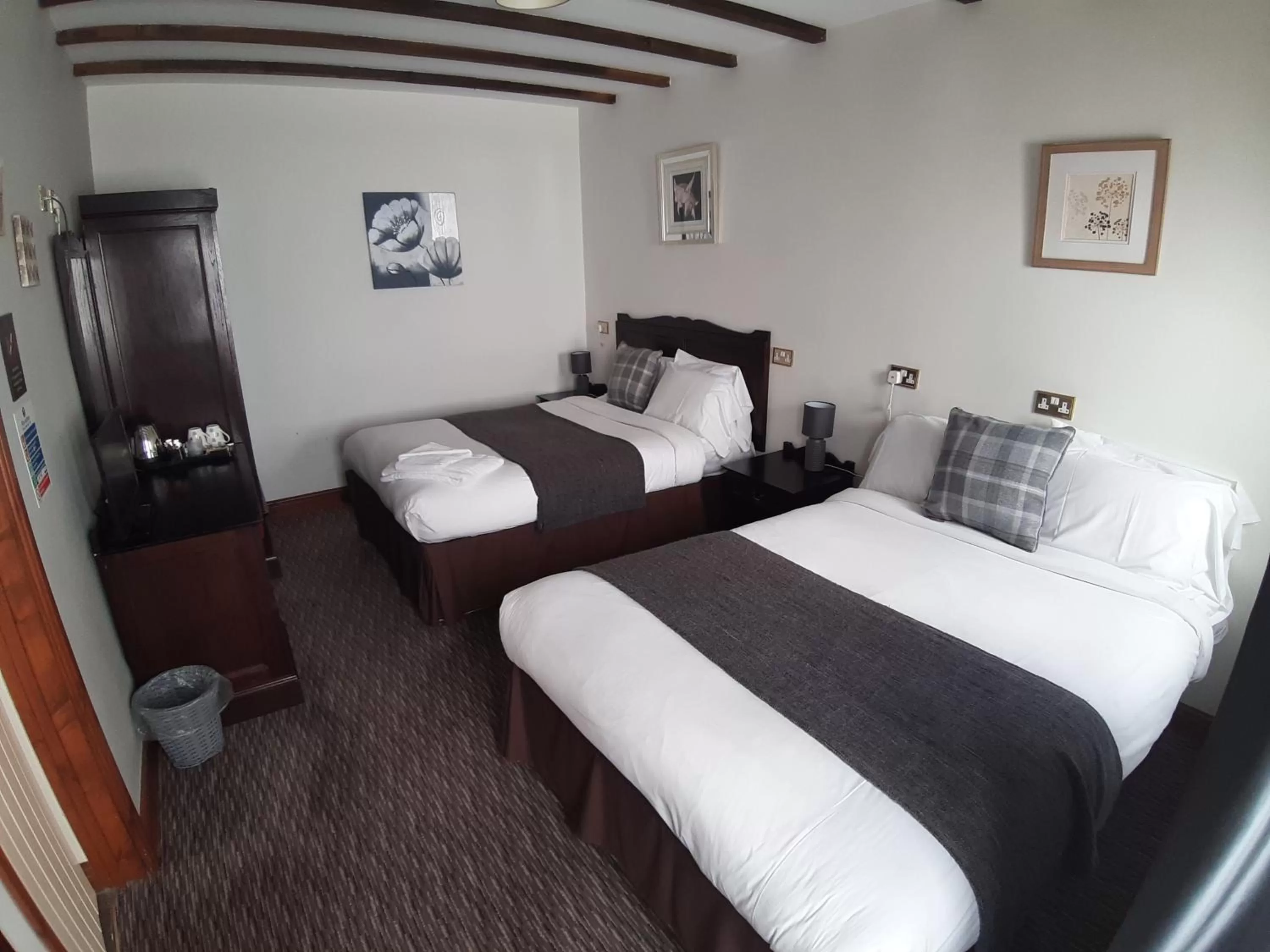 Bedroom, Bed in Bull Inn