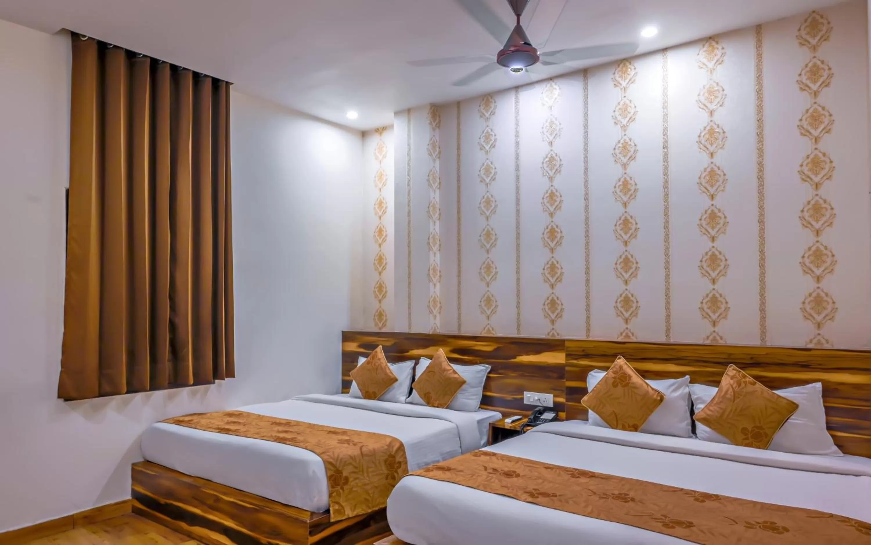 Photo of the whole room, Bed in DIEU Sallow royal suites