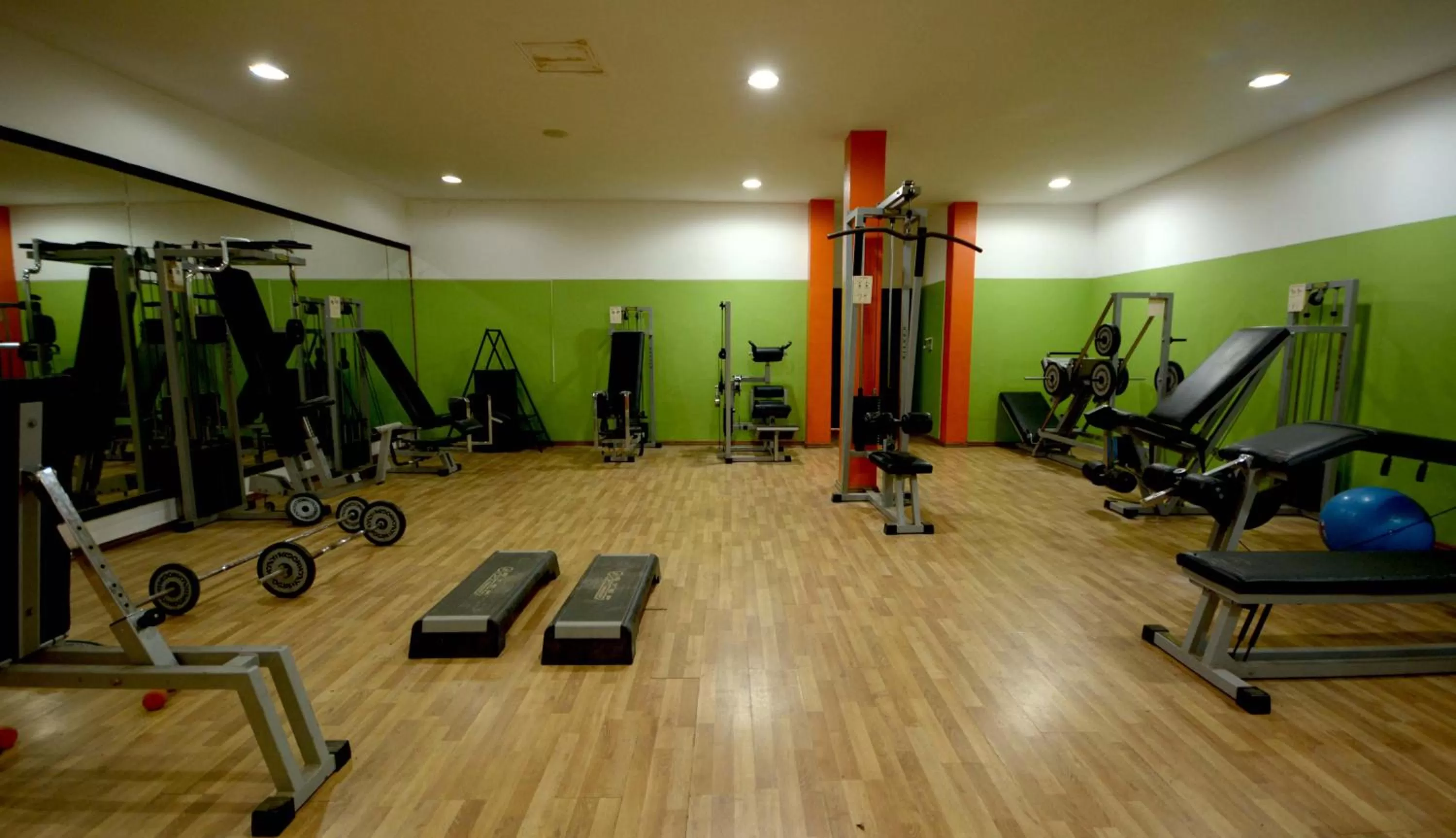 Fitness centre/facilities in Oasis Hotel & Spa