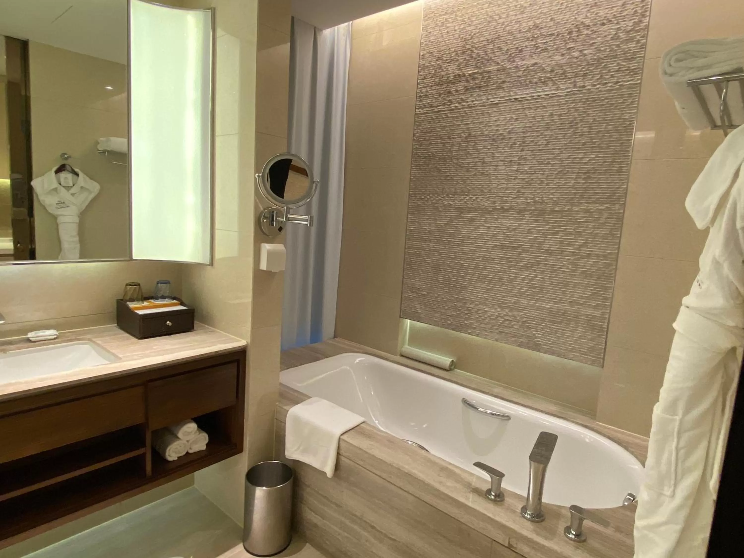 Hot Tub in The OCT Harbour, Shenzhen - Marriott Executive Apartments