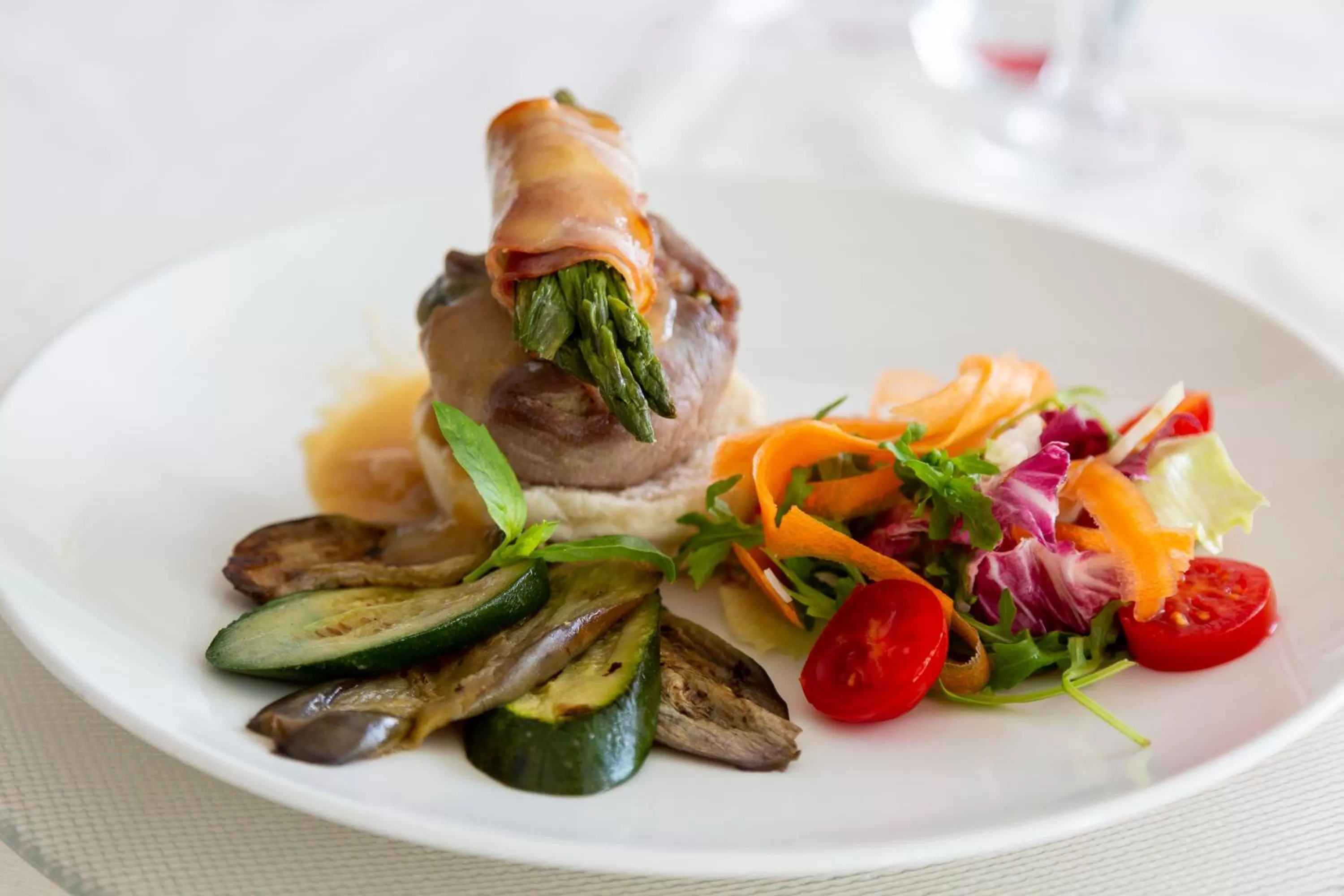 Restaurant/places to eat in Hotel Poseidon