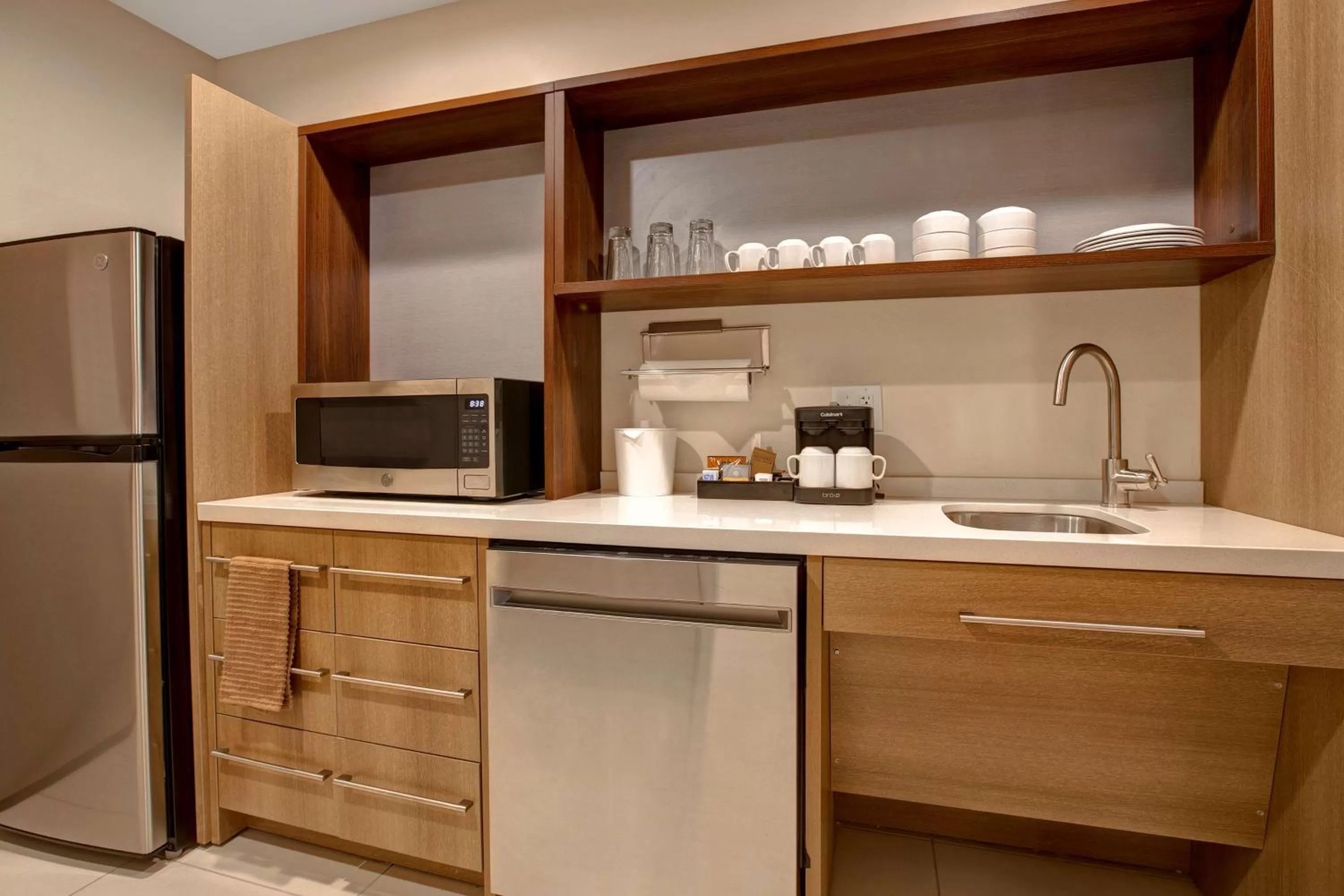 Kitchen or kitchenette in Home2 Suites By Hilton Loves Park Rockford